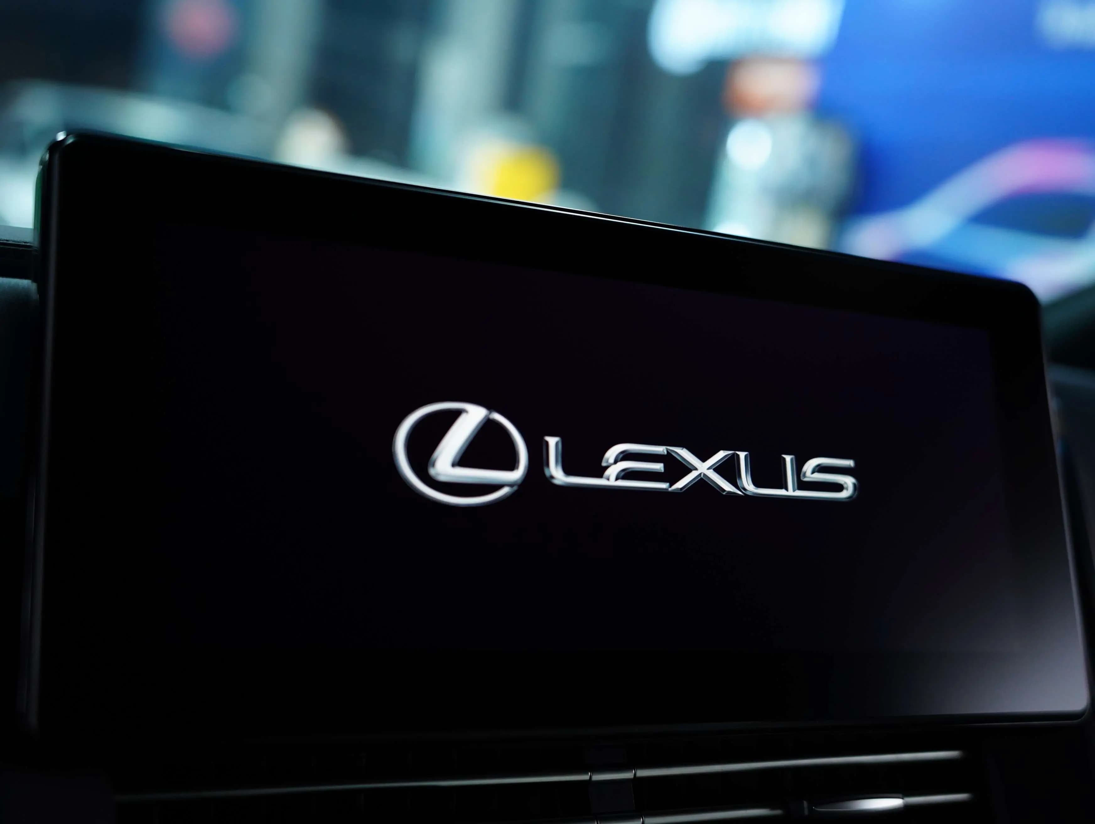 Lexus LM 2022 г. 136088 км. — фото 18