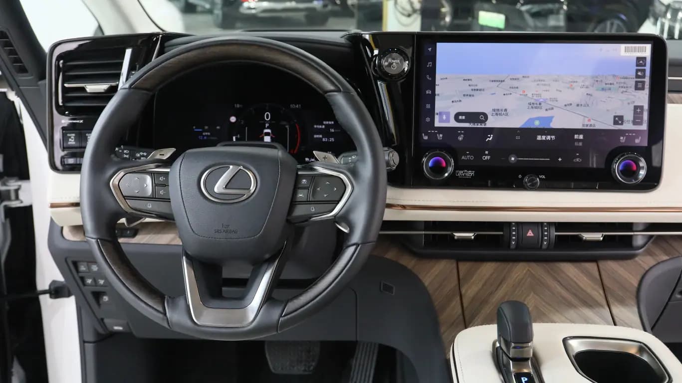 Lexus LM 2024 г. 12089 км. — фото 20