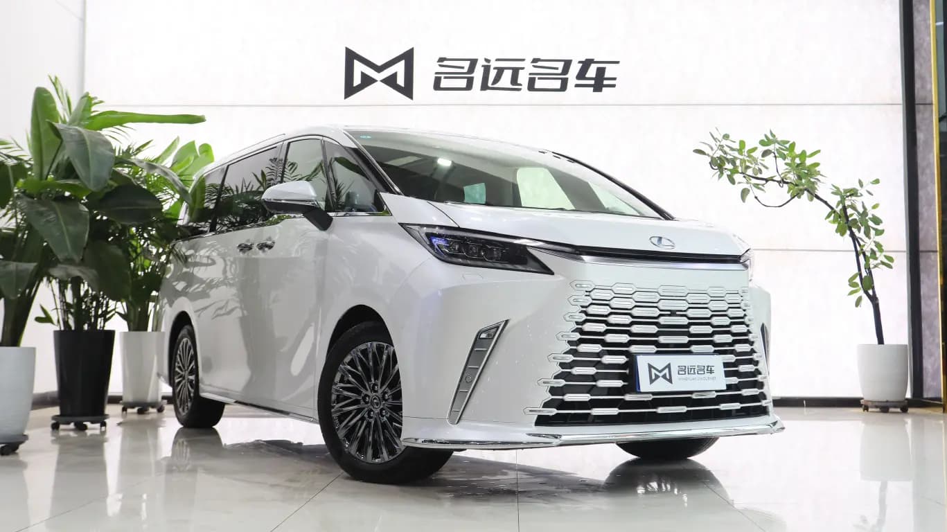 Lexus LM 2024 г. 12089 км. — фото 3