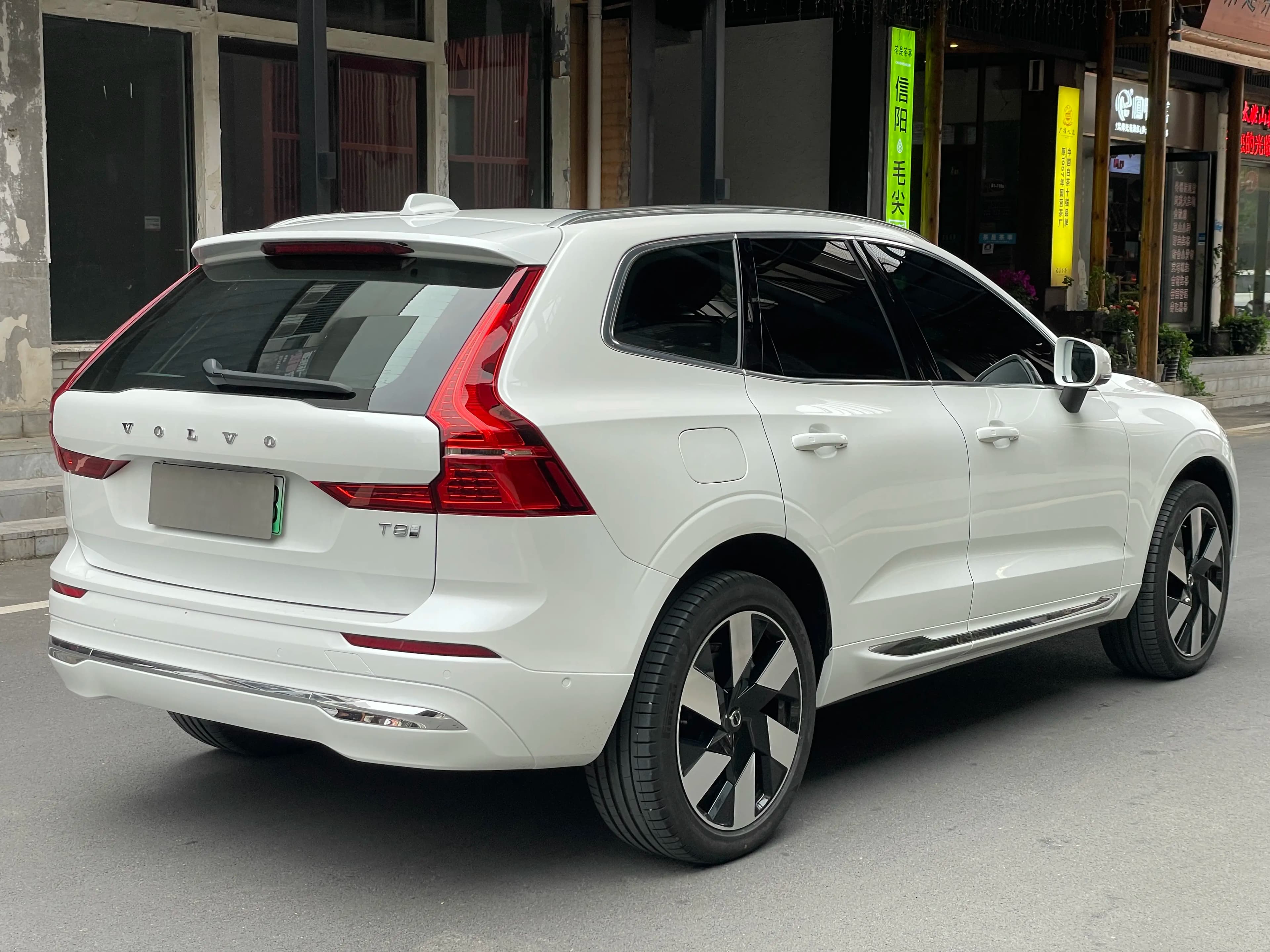 Volvo XC60 PHEV 2024 г. 12360 км. — фото 6