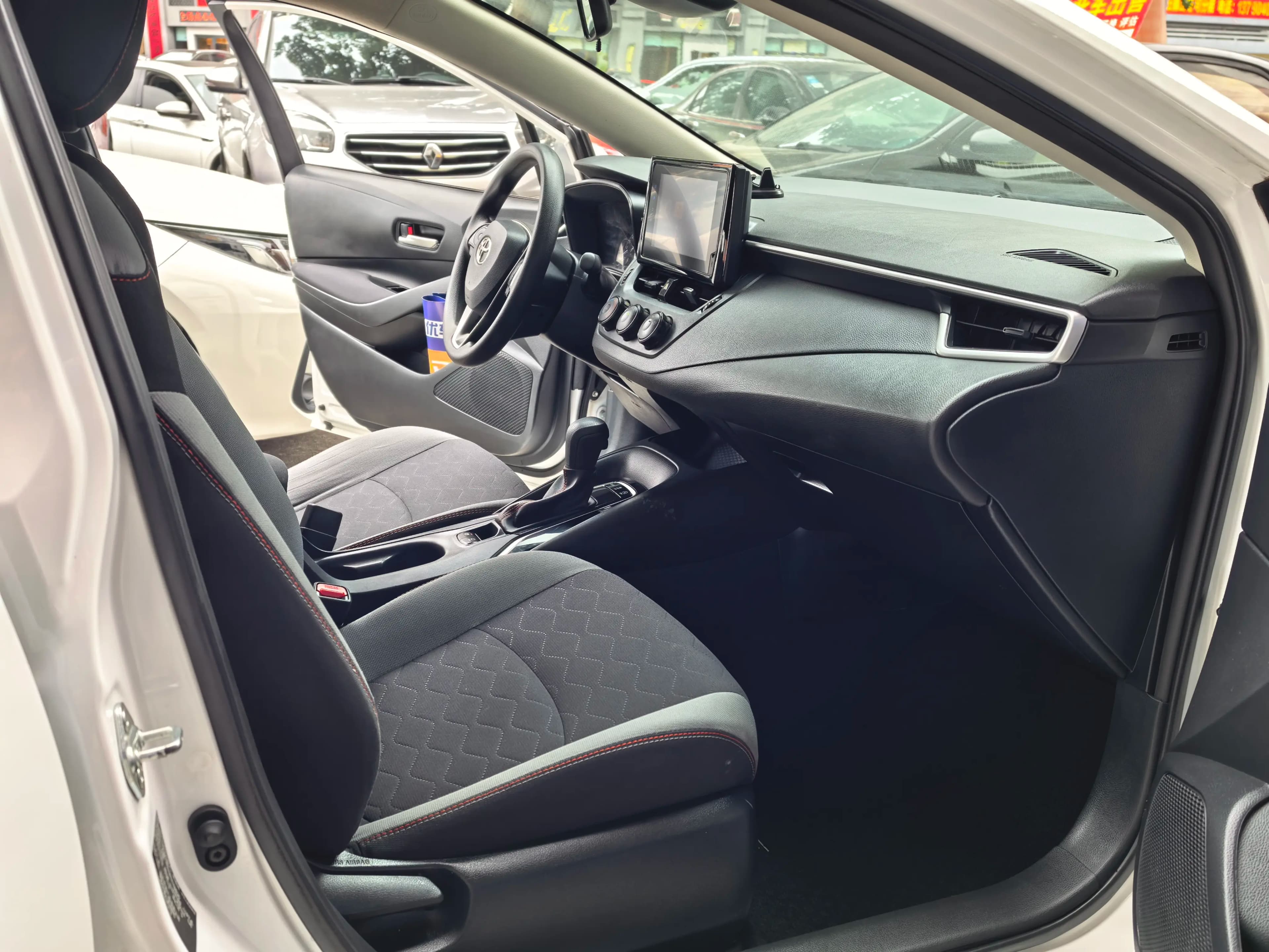 Toyota Corolla 2022 г. 48535 км. — фото 12