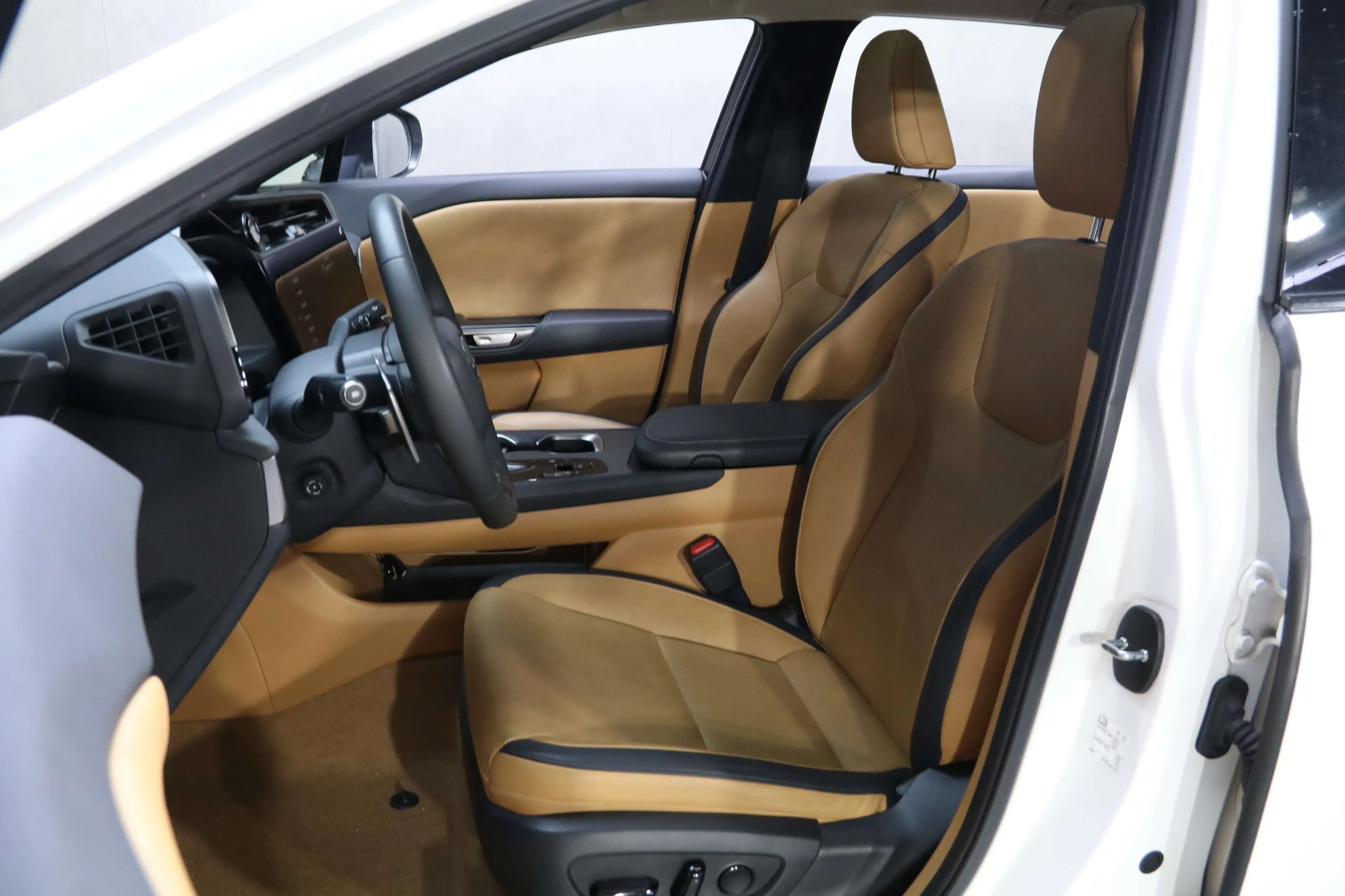 Lexus RZ 2023 г. 30801 км. — фото 20