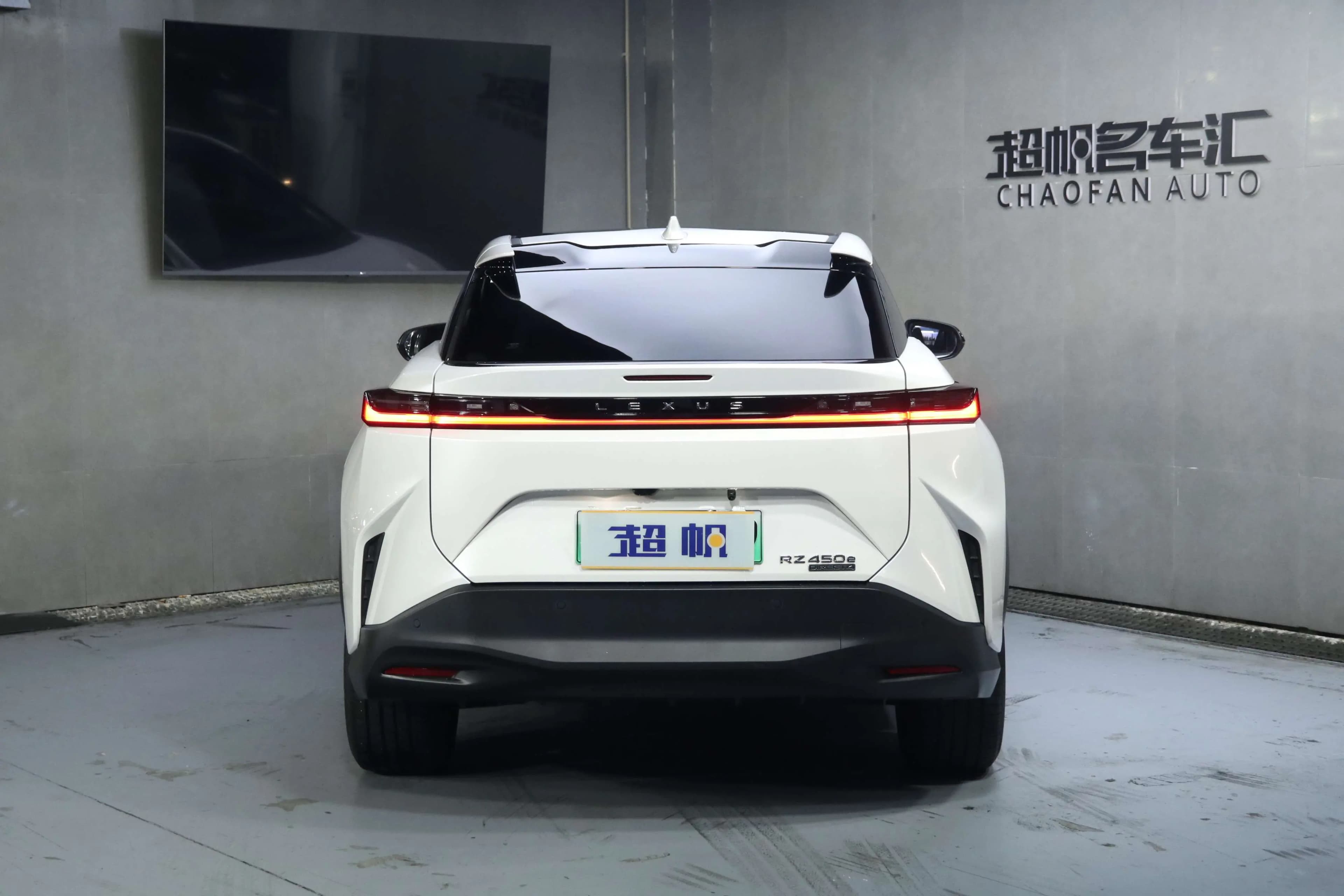 Lexus RZ 2023 г. 30801 км. — фото 4