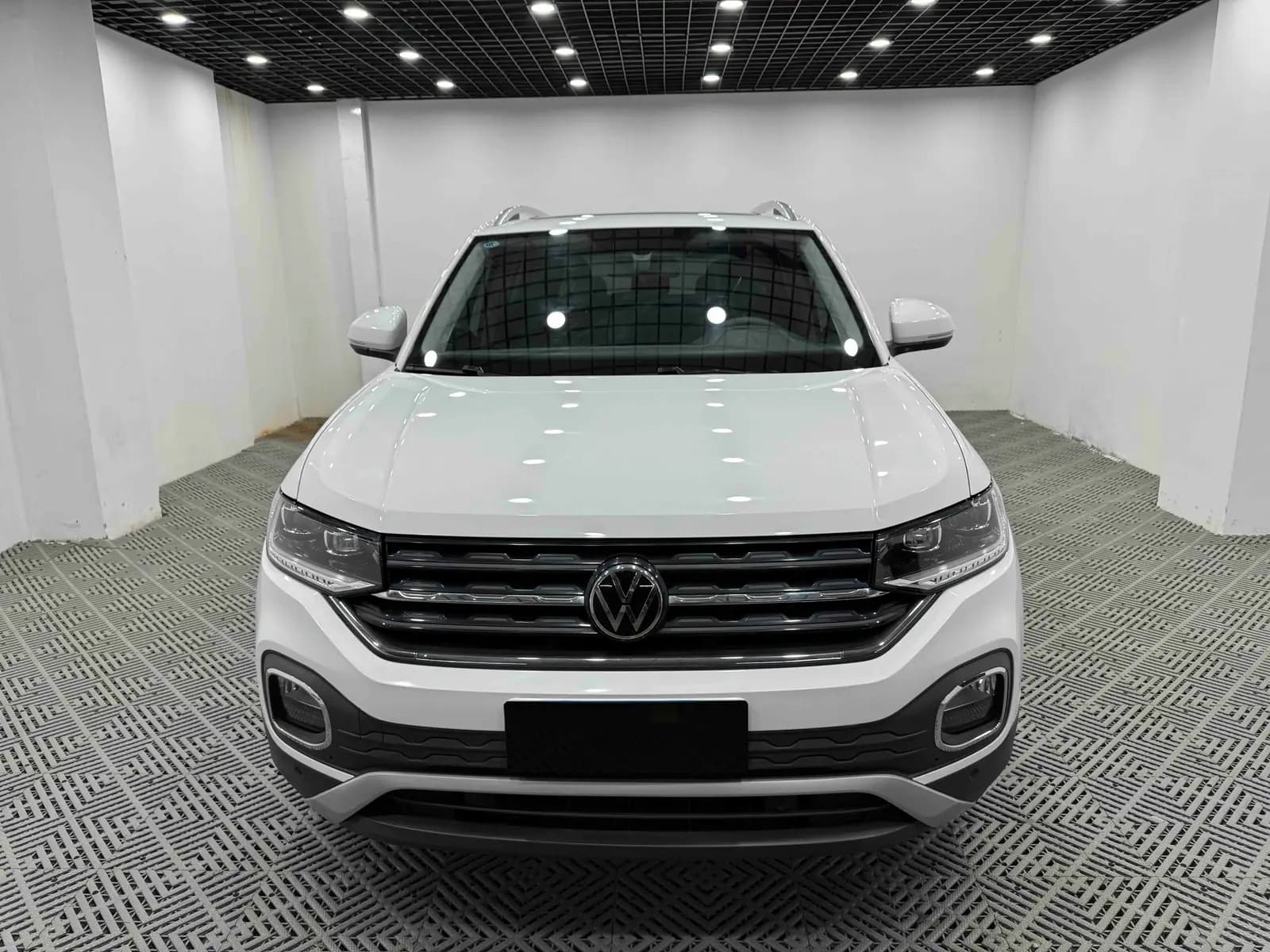 Volkswagen Explore the shadows 2023 г. 30094 км. — фото 2