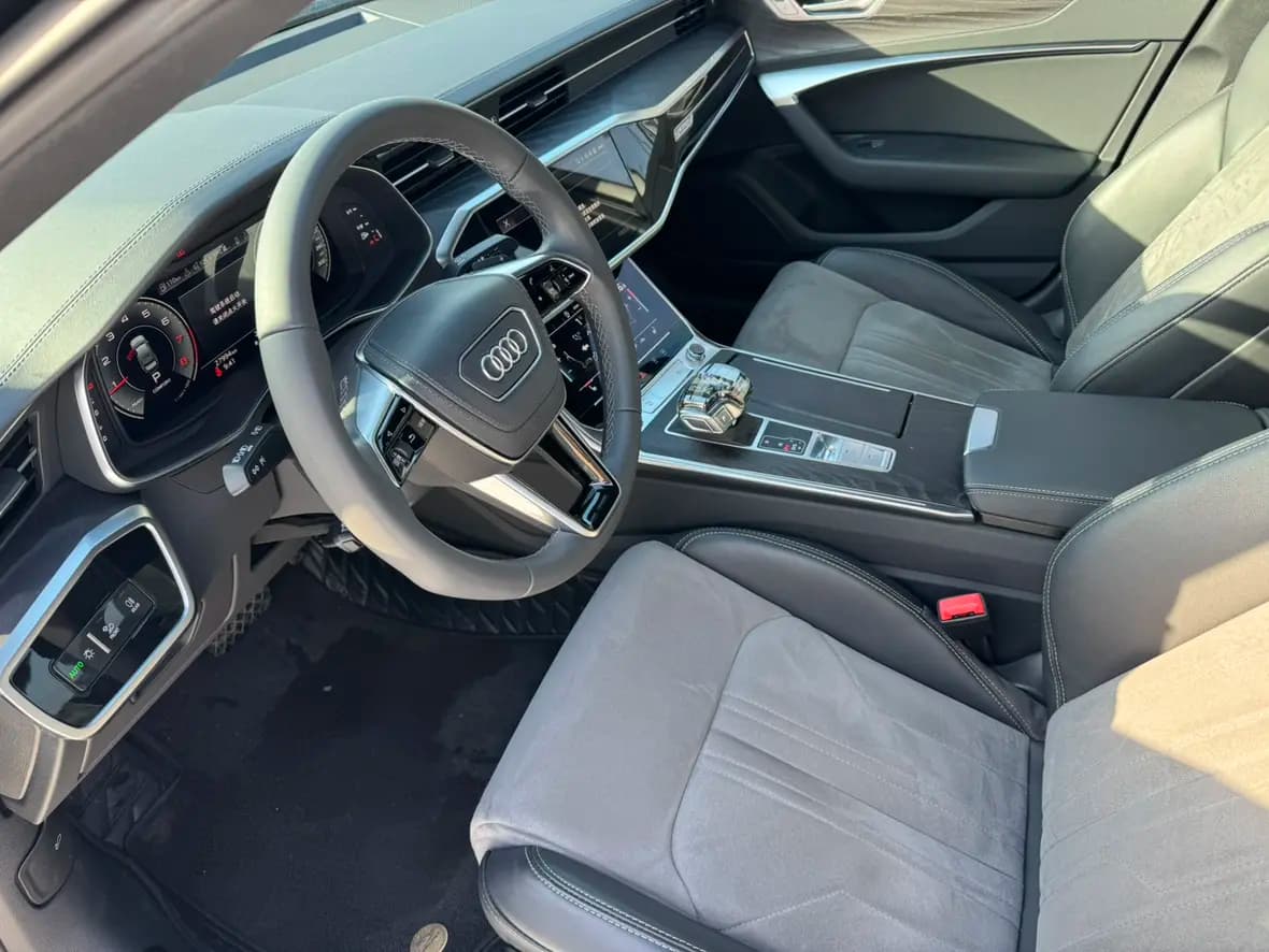 Audi A6L 2024 г. 28000 км. — фото 5