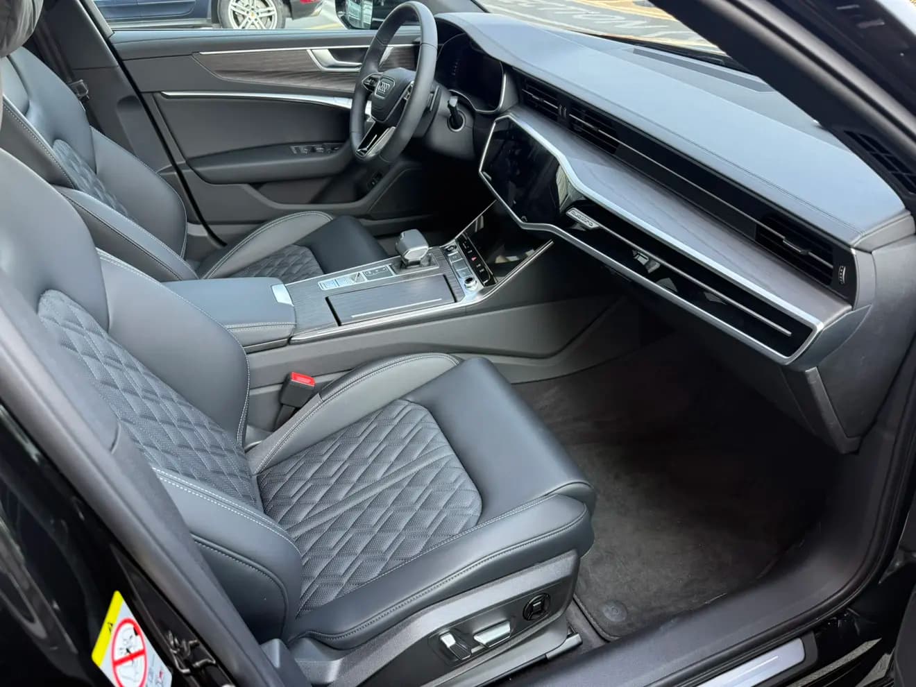 Audi A6L 2025 г. 3900 км. — фото 5