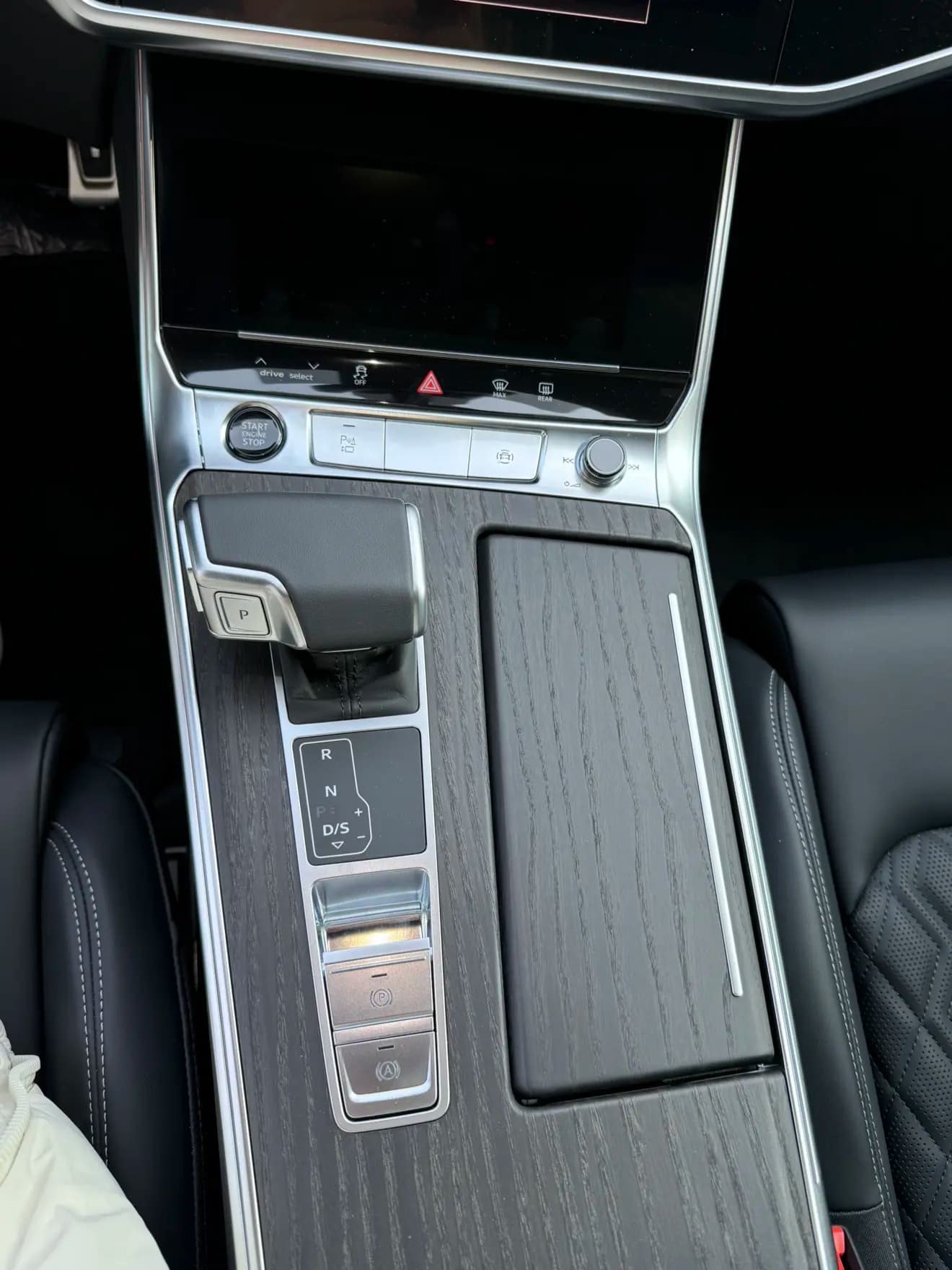 Audi A6L 2025 г. 3900 км. — фото 8