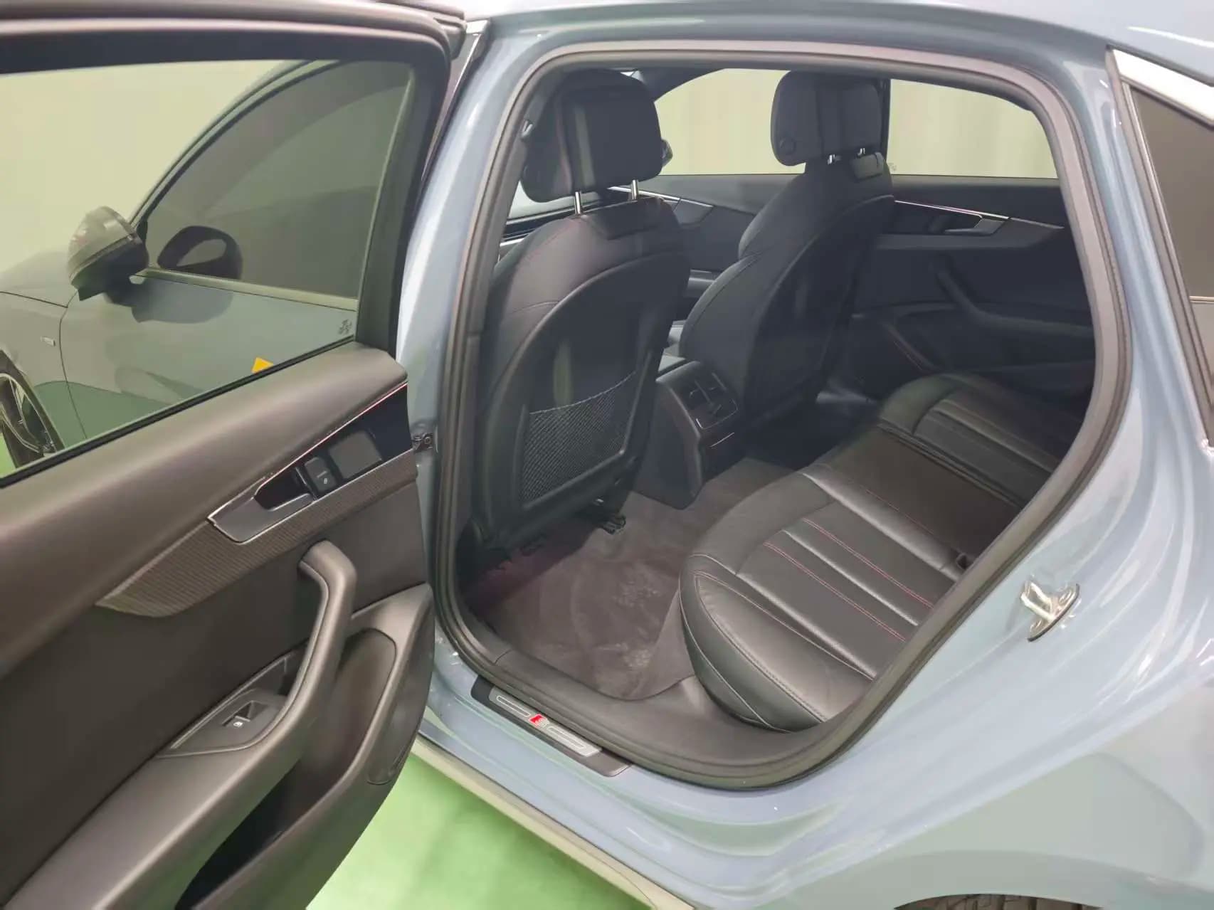 Audi A4L 2022 г. 34771 км. — фото 9