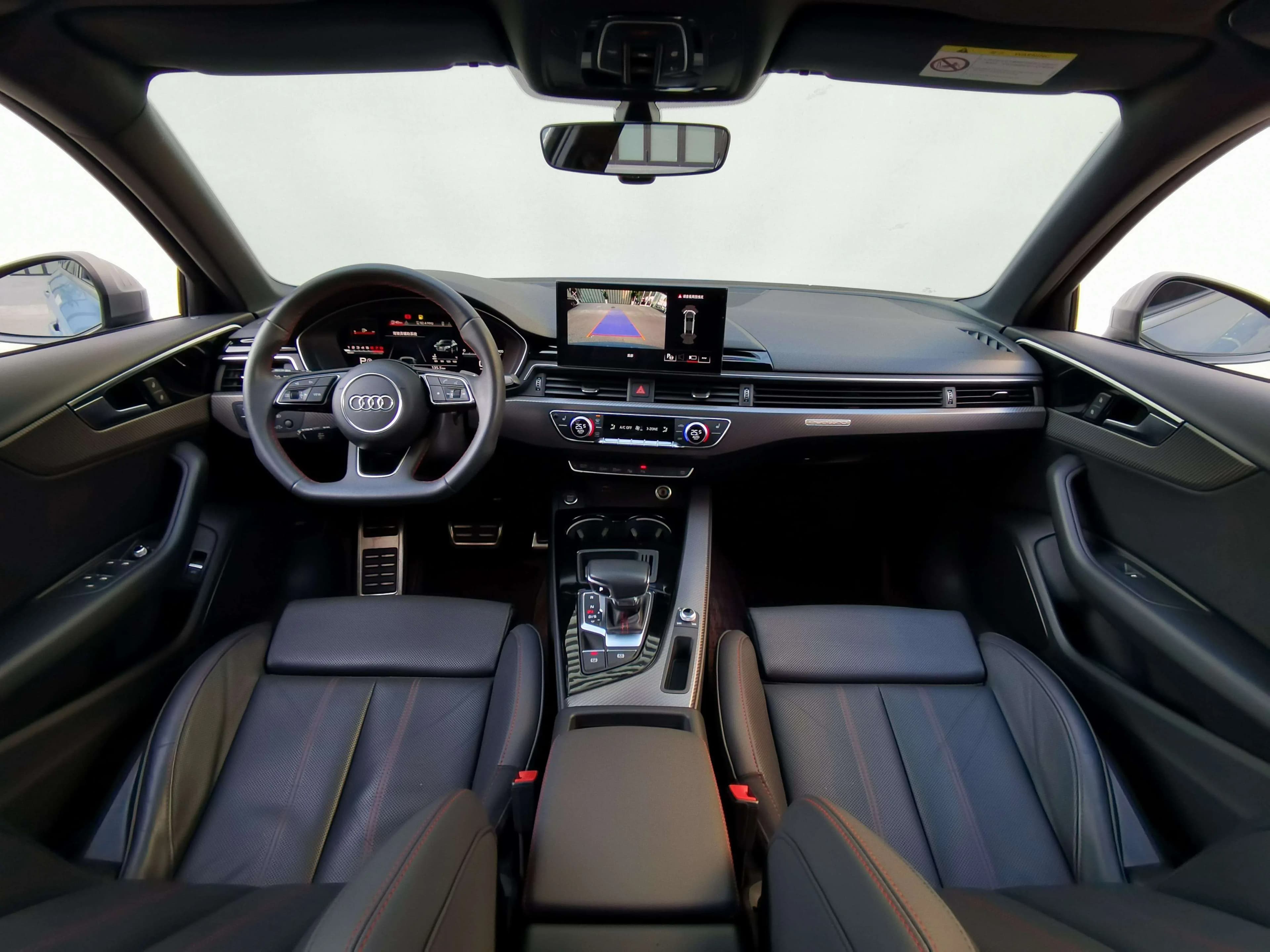 Audi A4L 2022 г. 49022 км. — фото 12