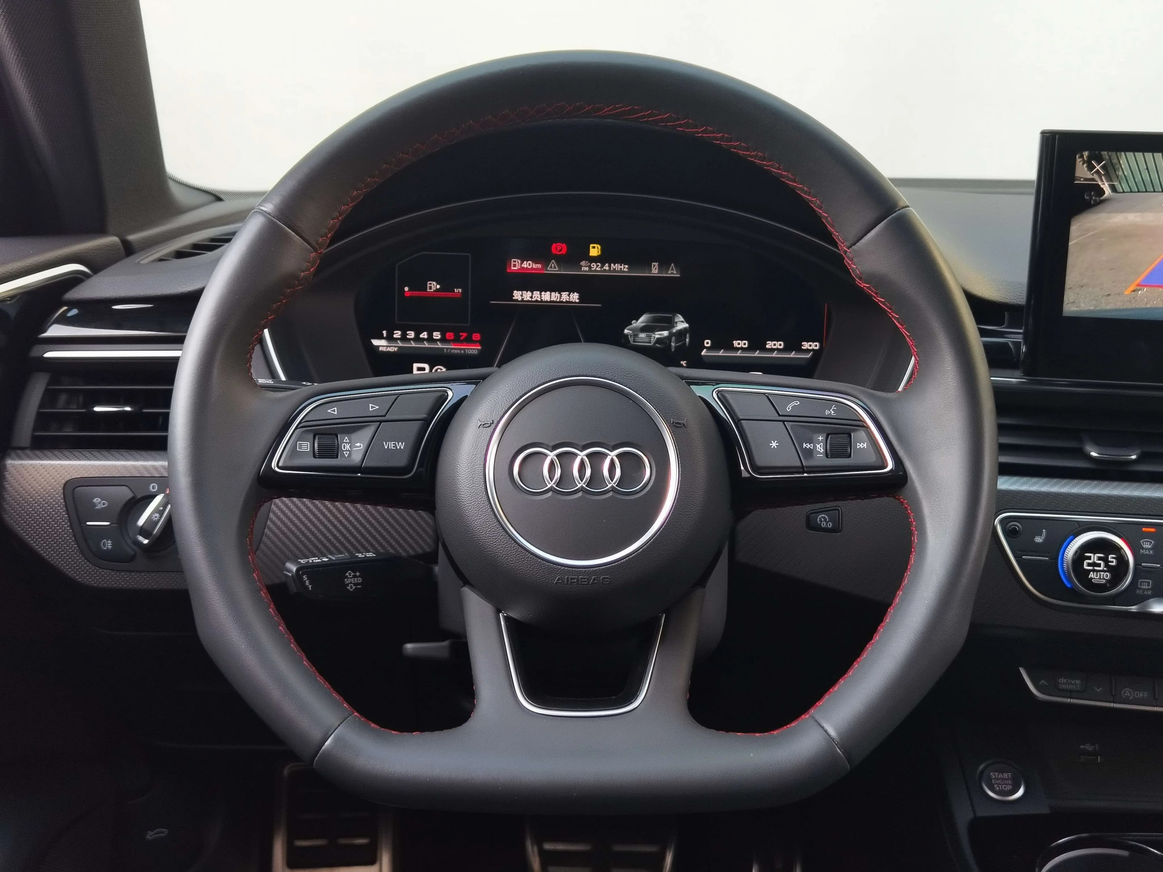 Audi A4L 2022 г. 49022 км. — фото 14