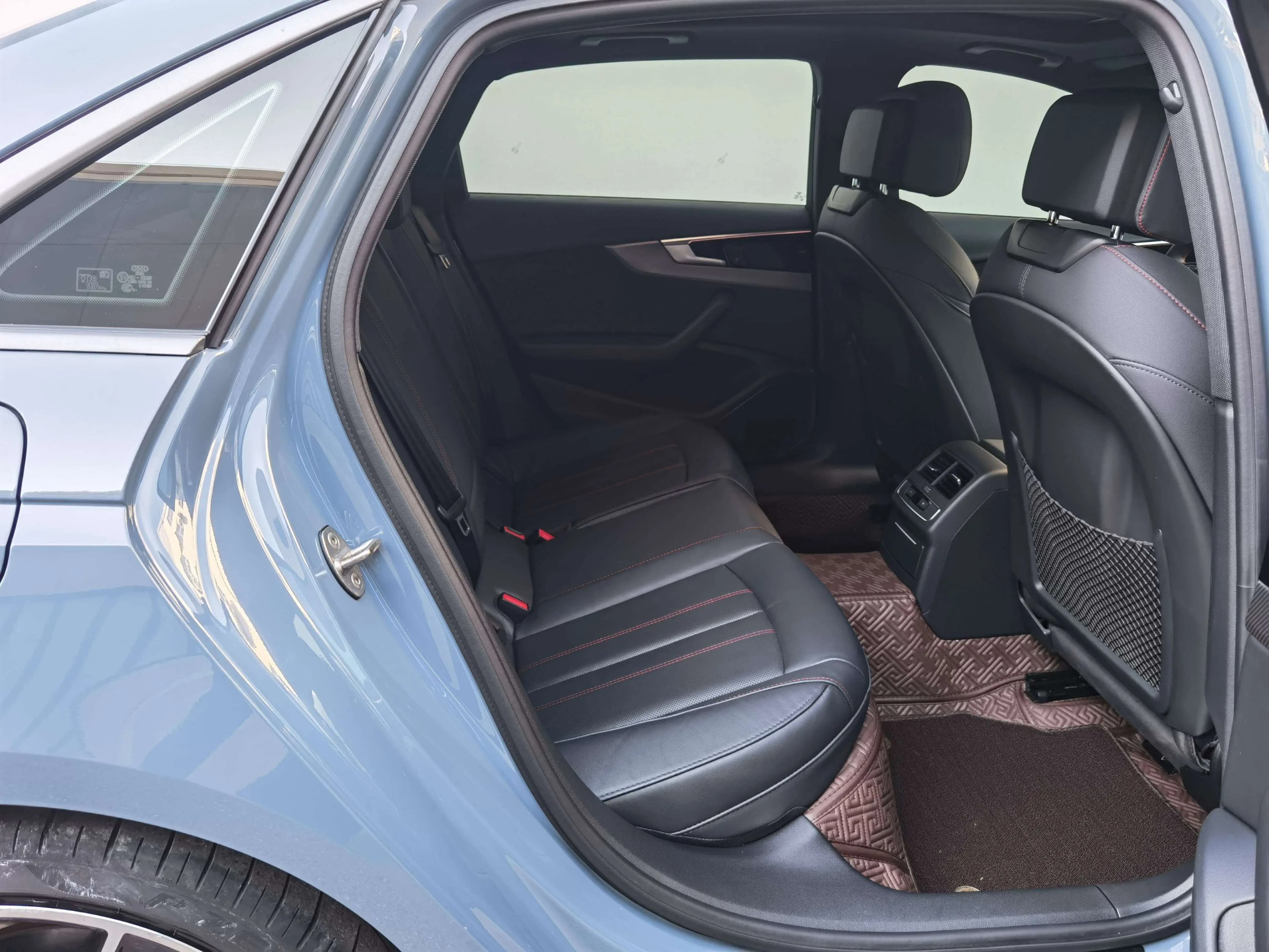 Audi A4L 2022 г. 49022 км. — фото 17