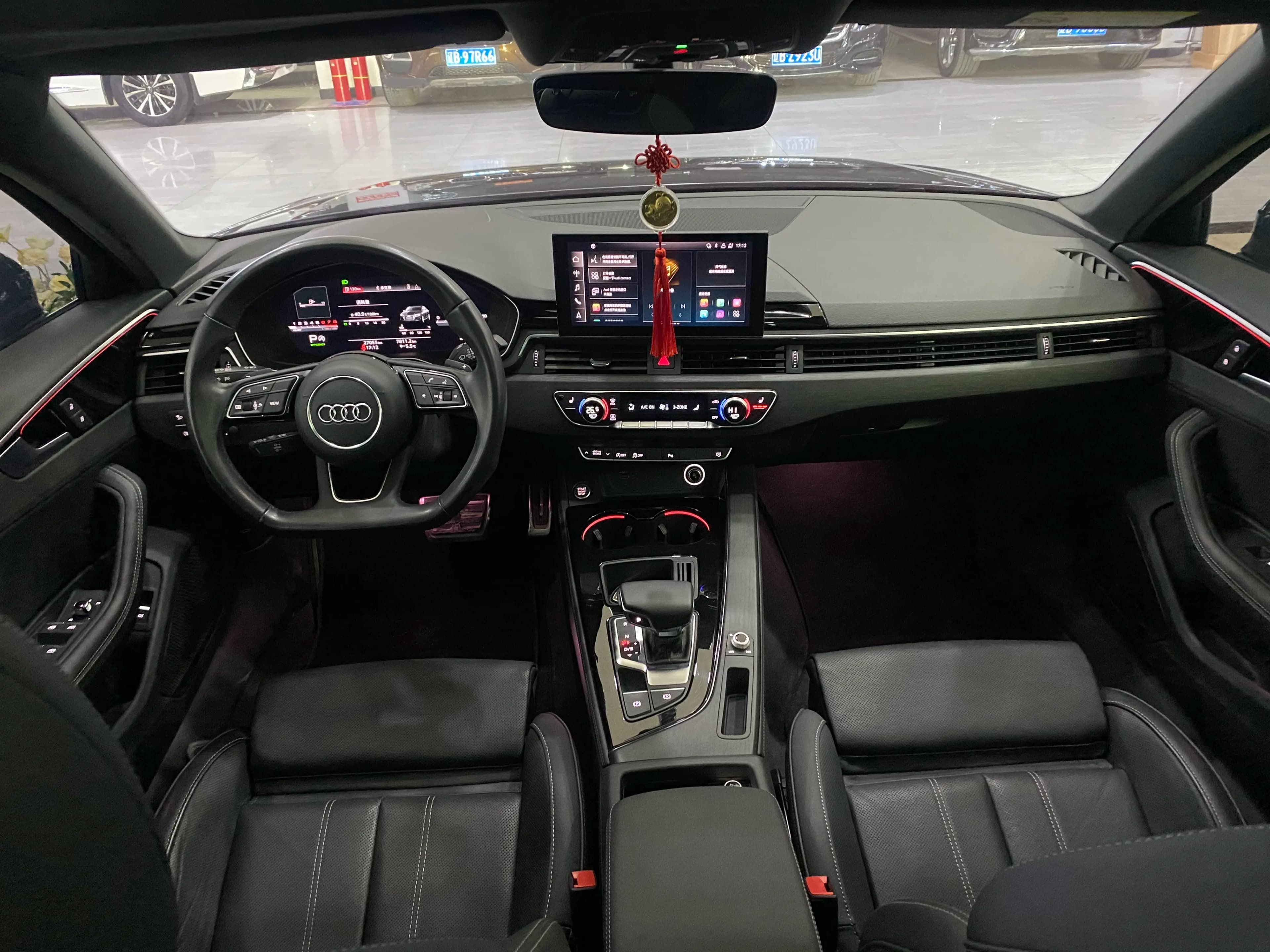 Audi A4L 2023 г. 27015 км. — фото 10