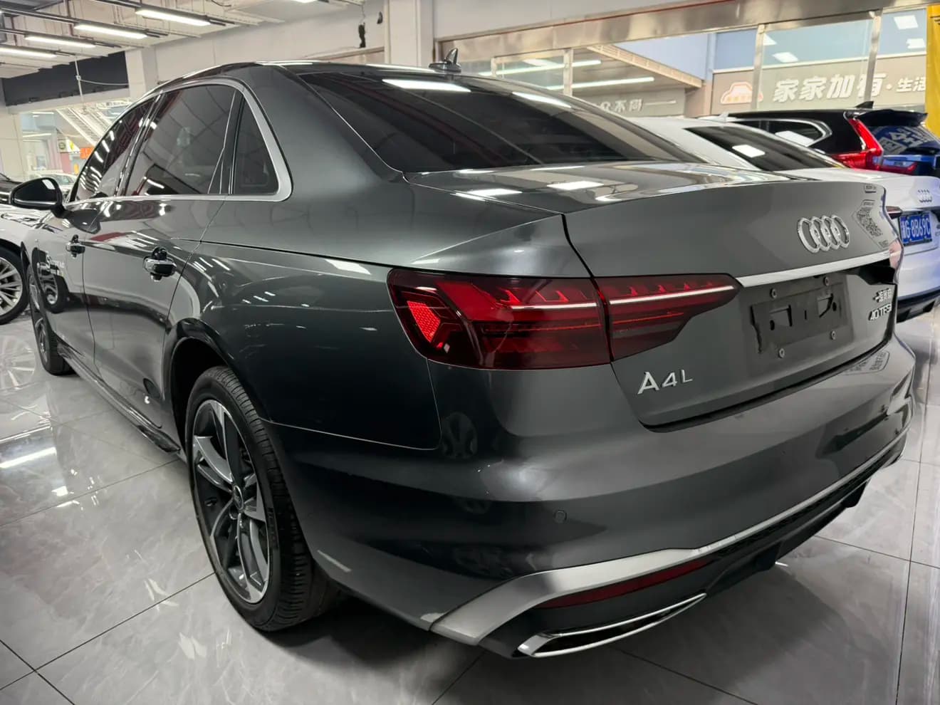 Audi A4L 2022 г. 36014 км. — фото 2