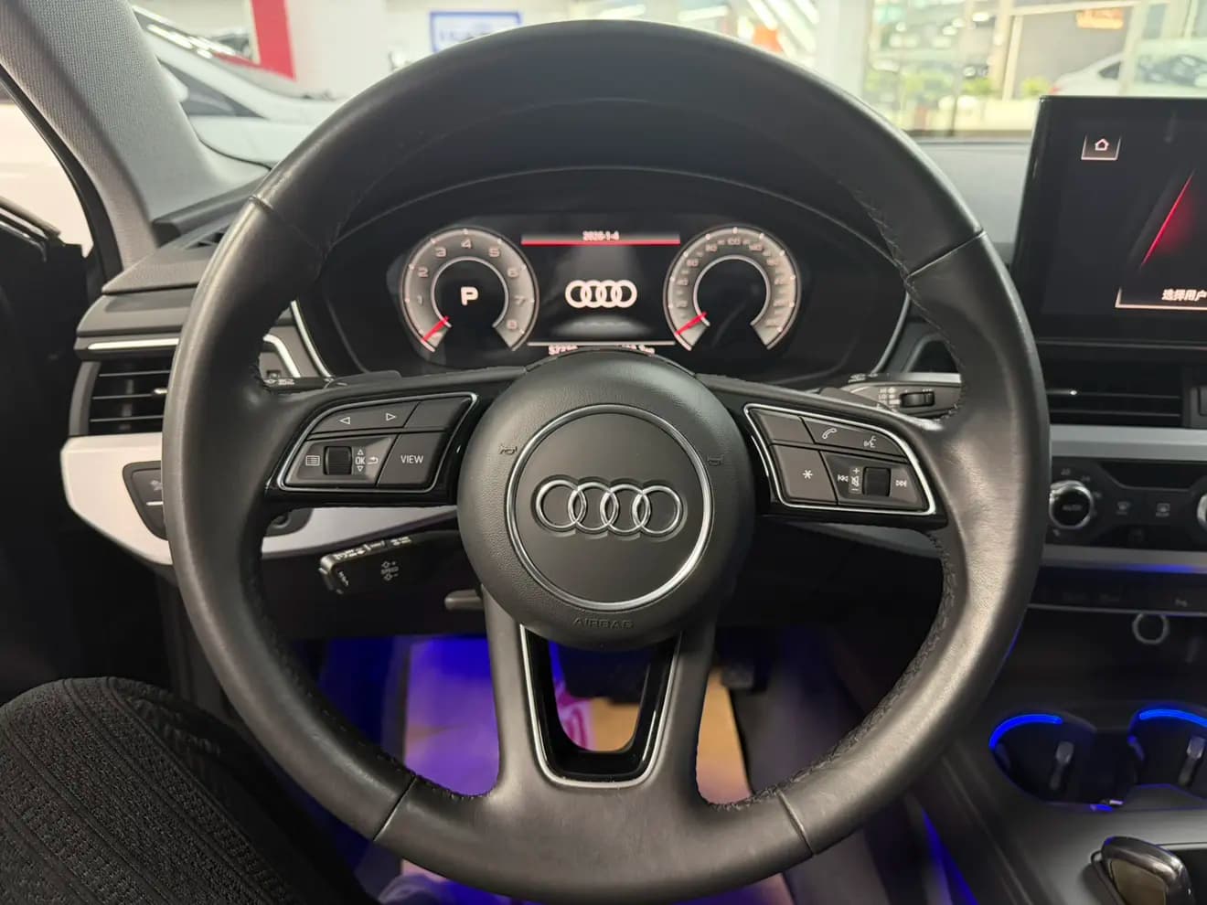 Audi A4L 2022 г. 36014 км. — фото 8