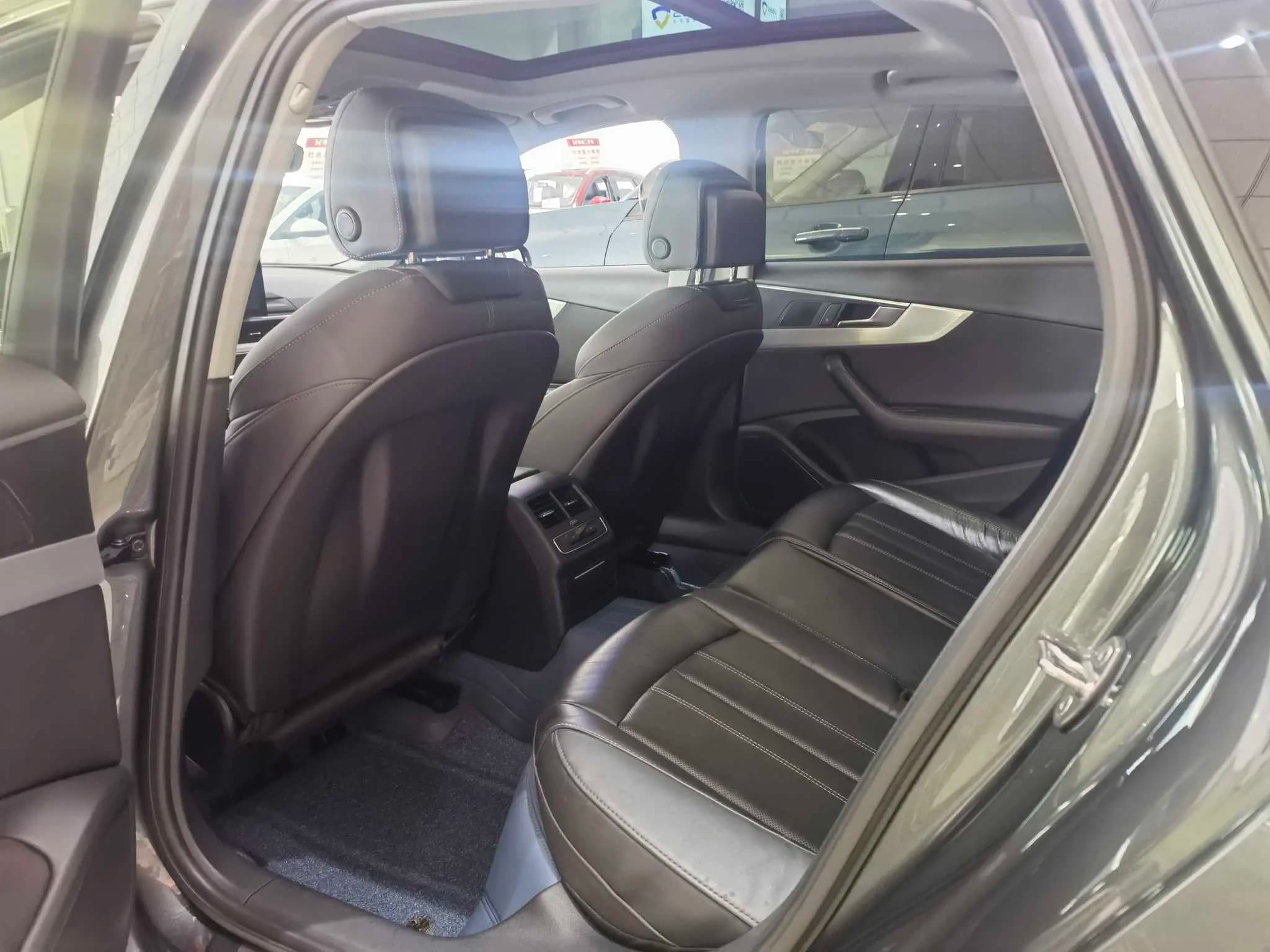 Audi A4L 2022 г. 76119 км. — фото 16