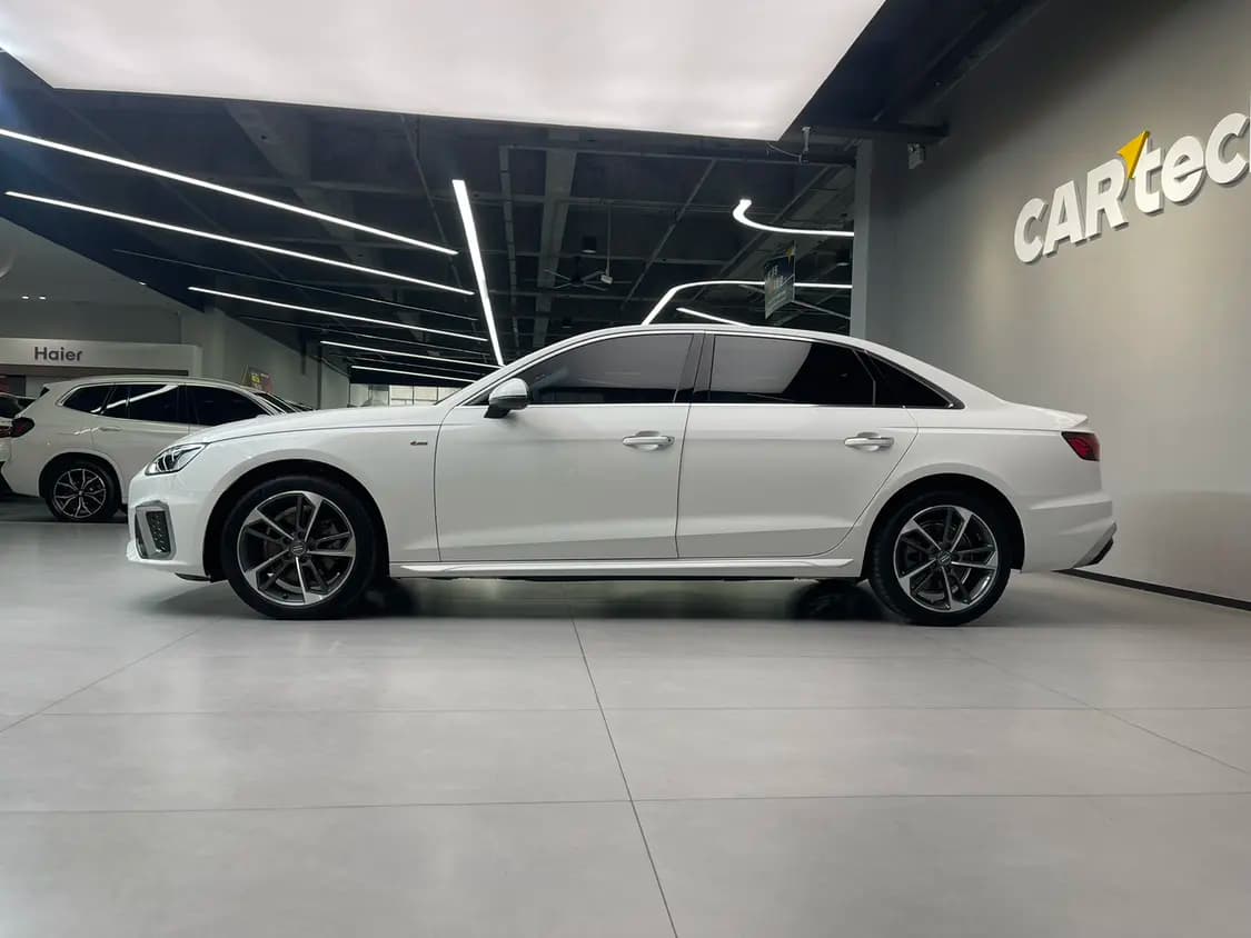 Audi A4L 2021 г. 59012 км. — фото 4
