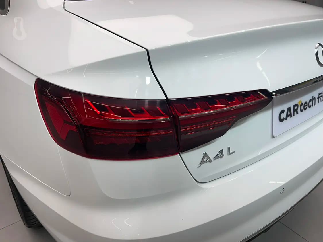 Audi A4L 2021 г. 59012 км. — фото 8