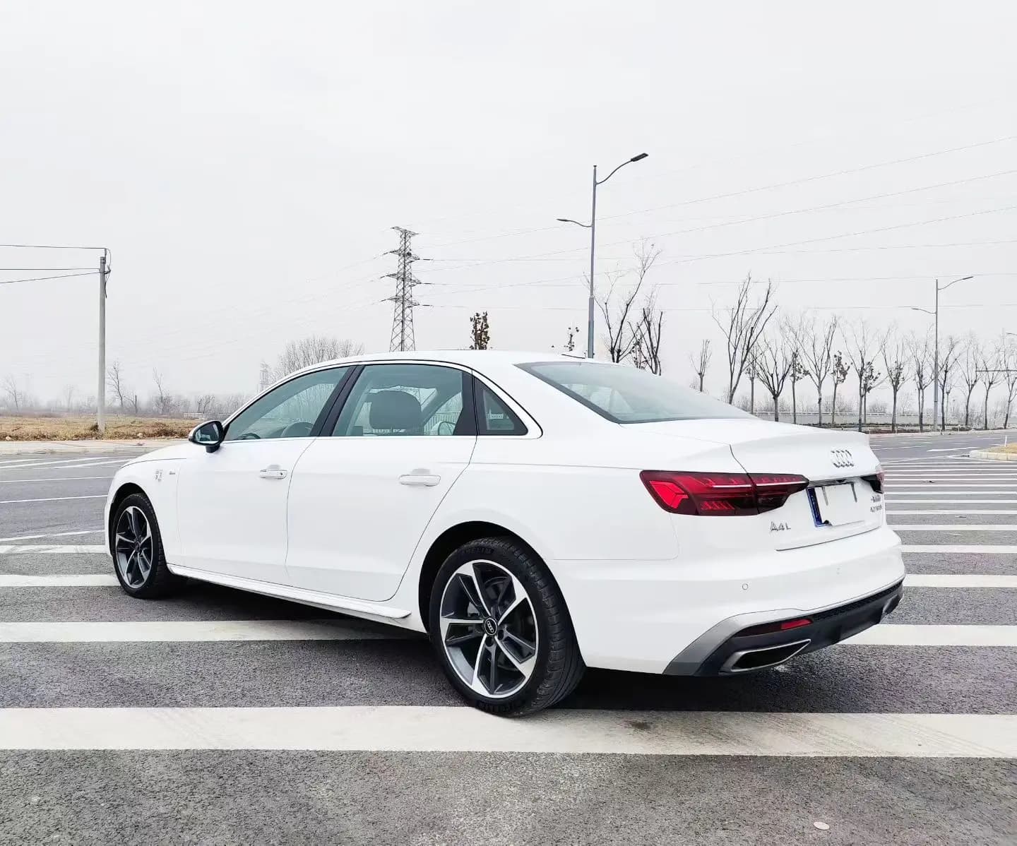 Audi A4L 2023 г. 70139 км. — фото 5