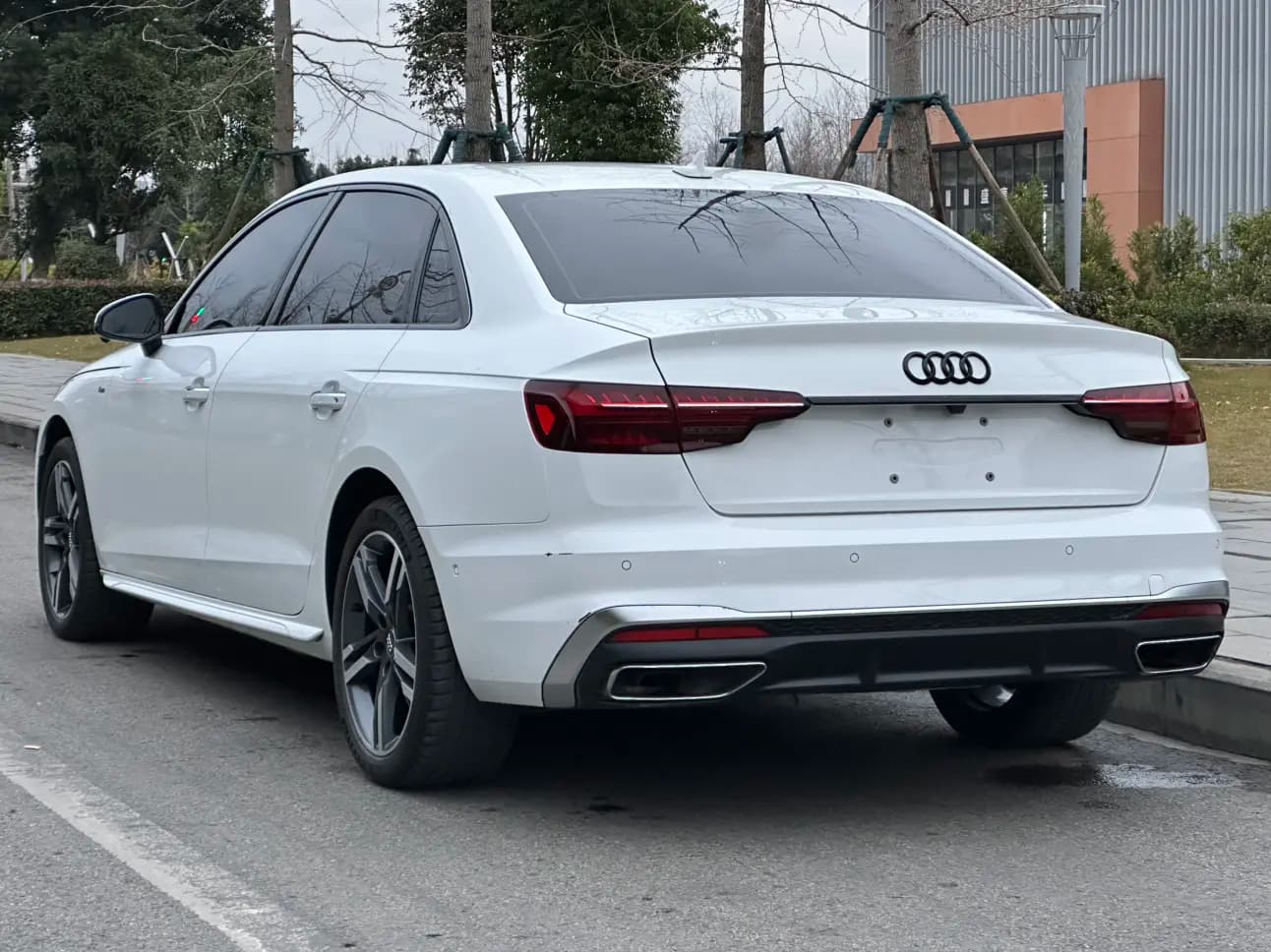 Audi A4L 2021 г. 89538 км. — фото 4