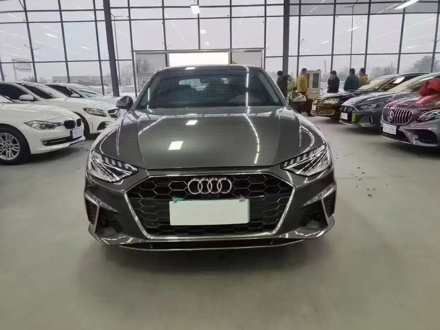 Audi A4L 2022 г. 68132 км. — фото 2