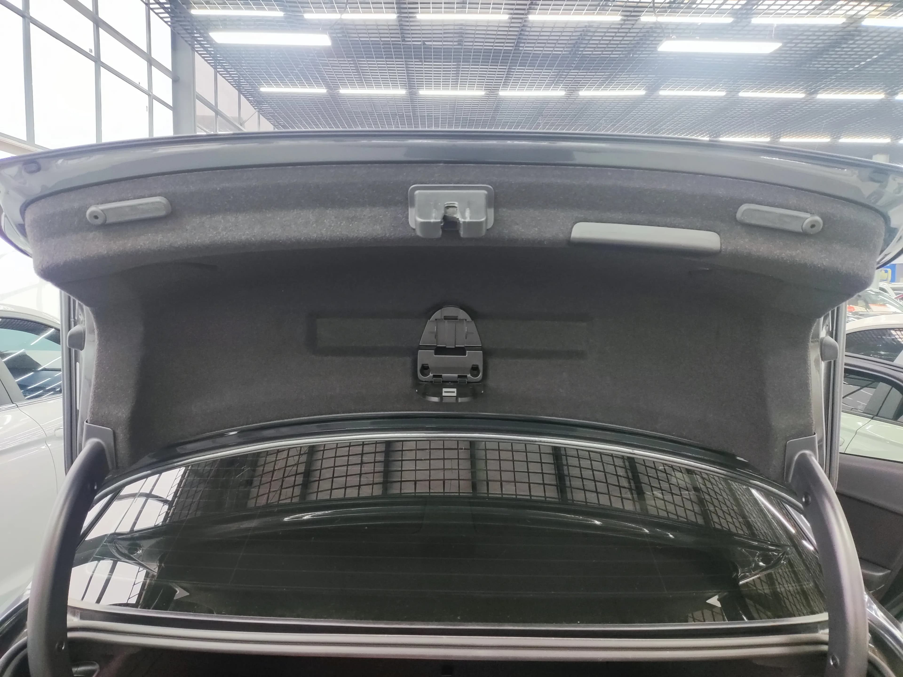 Audi A4L 2022 г. 68132 км. — фото 12