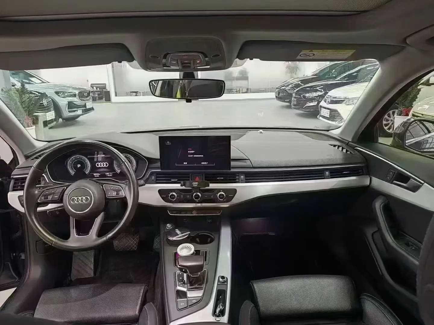 Audi A4L 2022 г. 68132 км. — фото 15