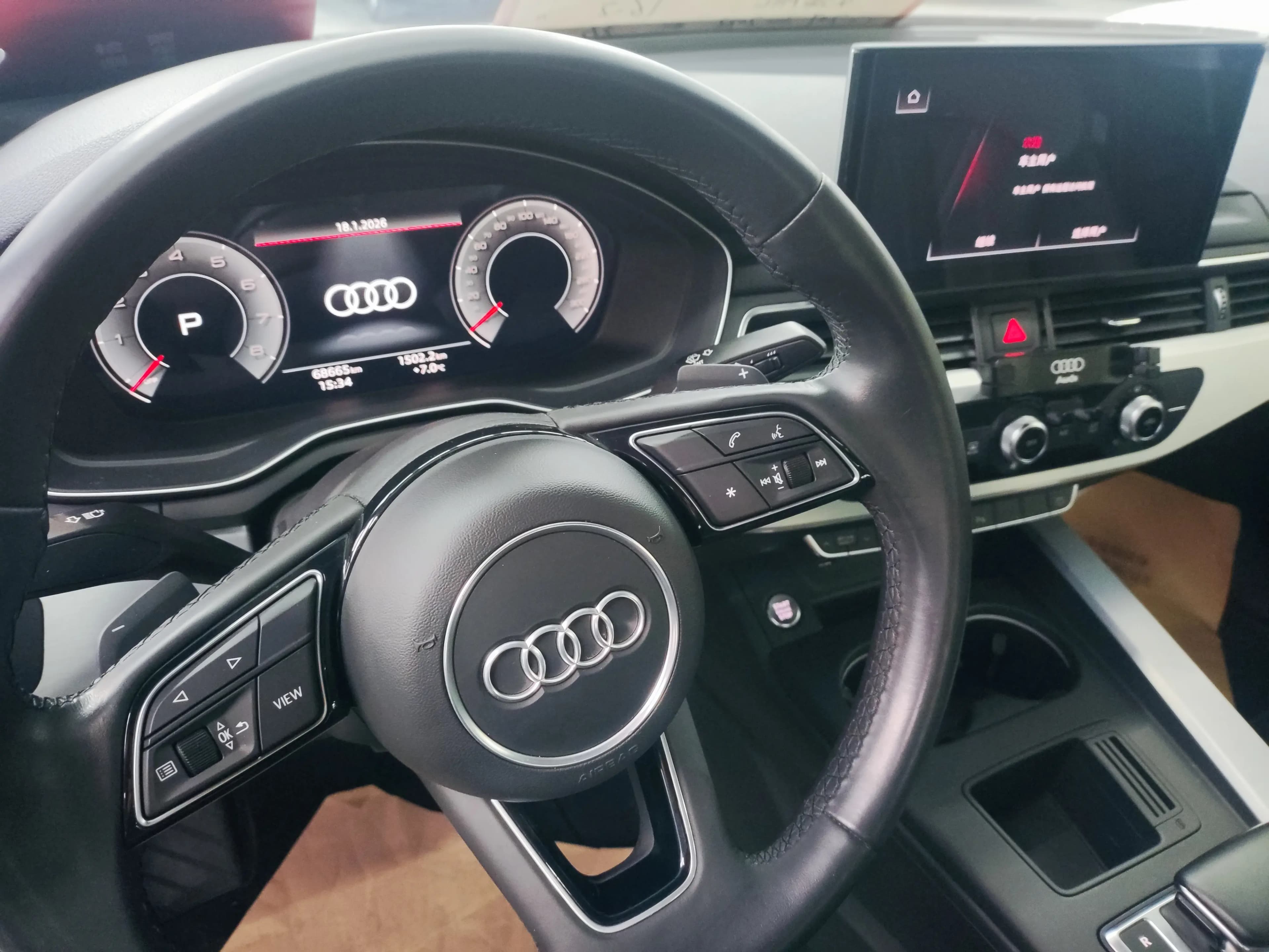 Audi A4L 2022 г. 68132 км. — фото 19