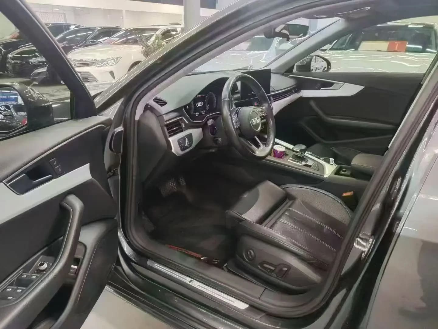 Audi A4L 2022 г. 68132 км. — фото 20