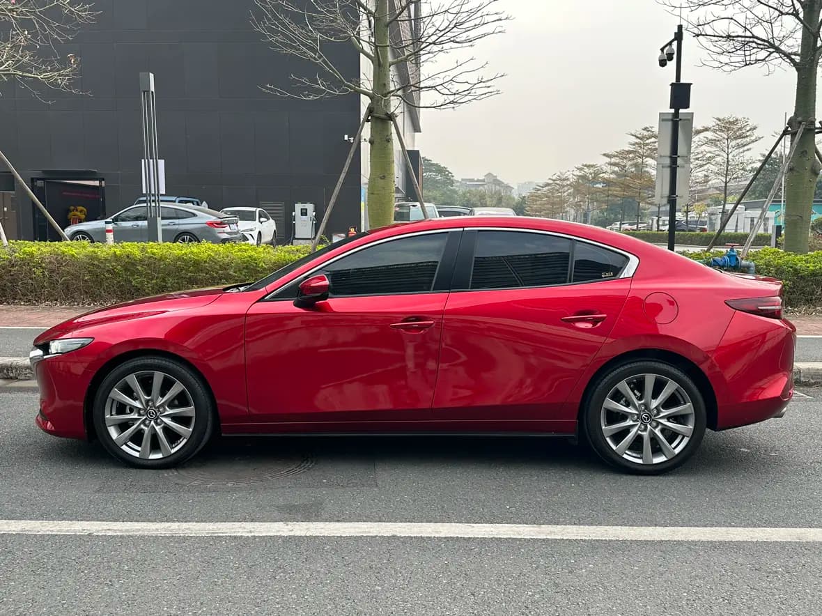 Mazda Axela 2024 г. 20125 км. — фото 4