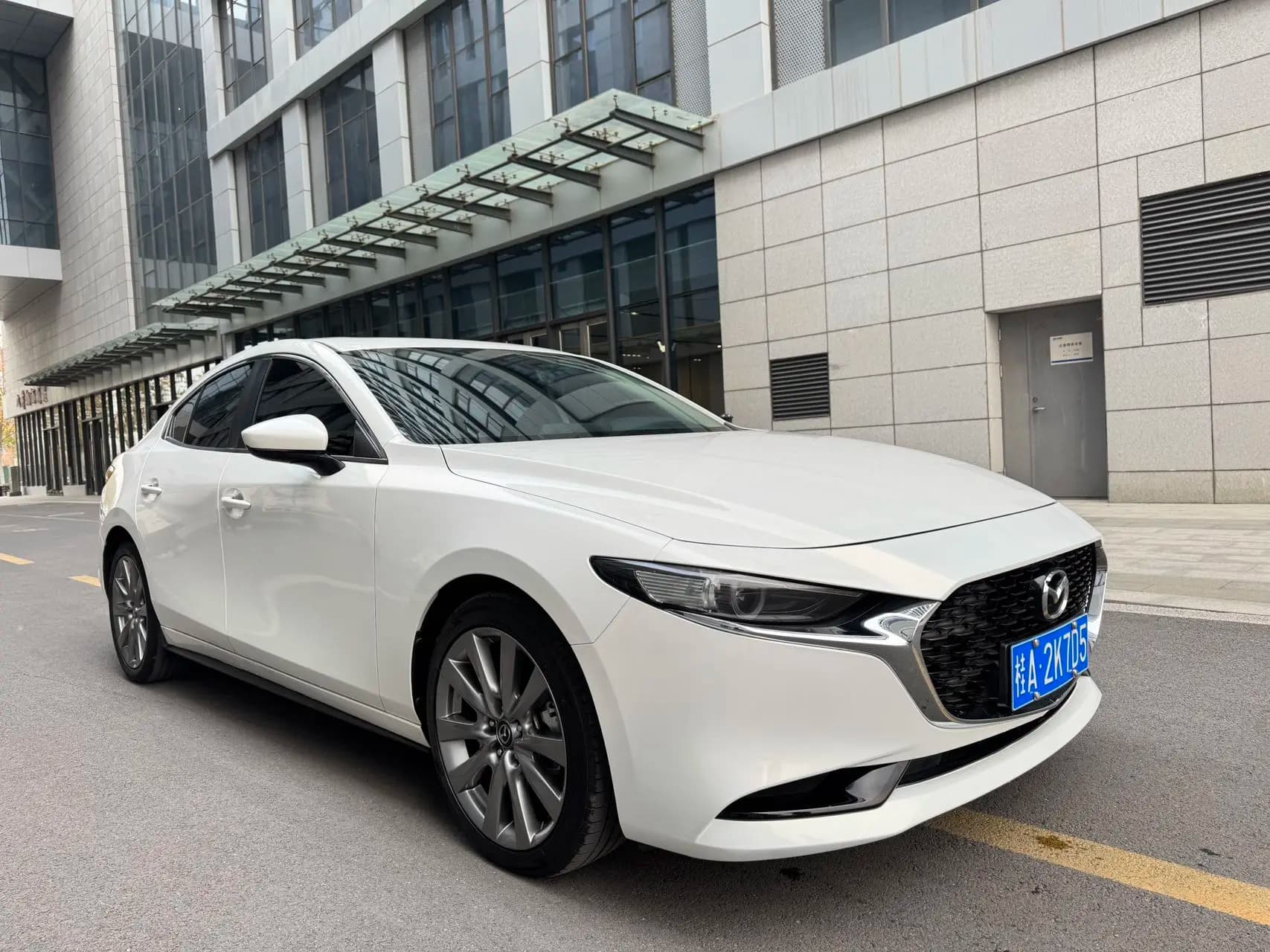 Mazda Axela 2021 г. 60590 км. — фото 3