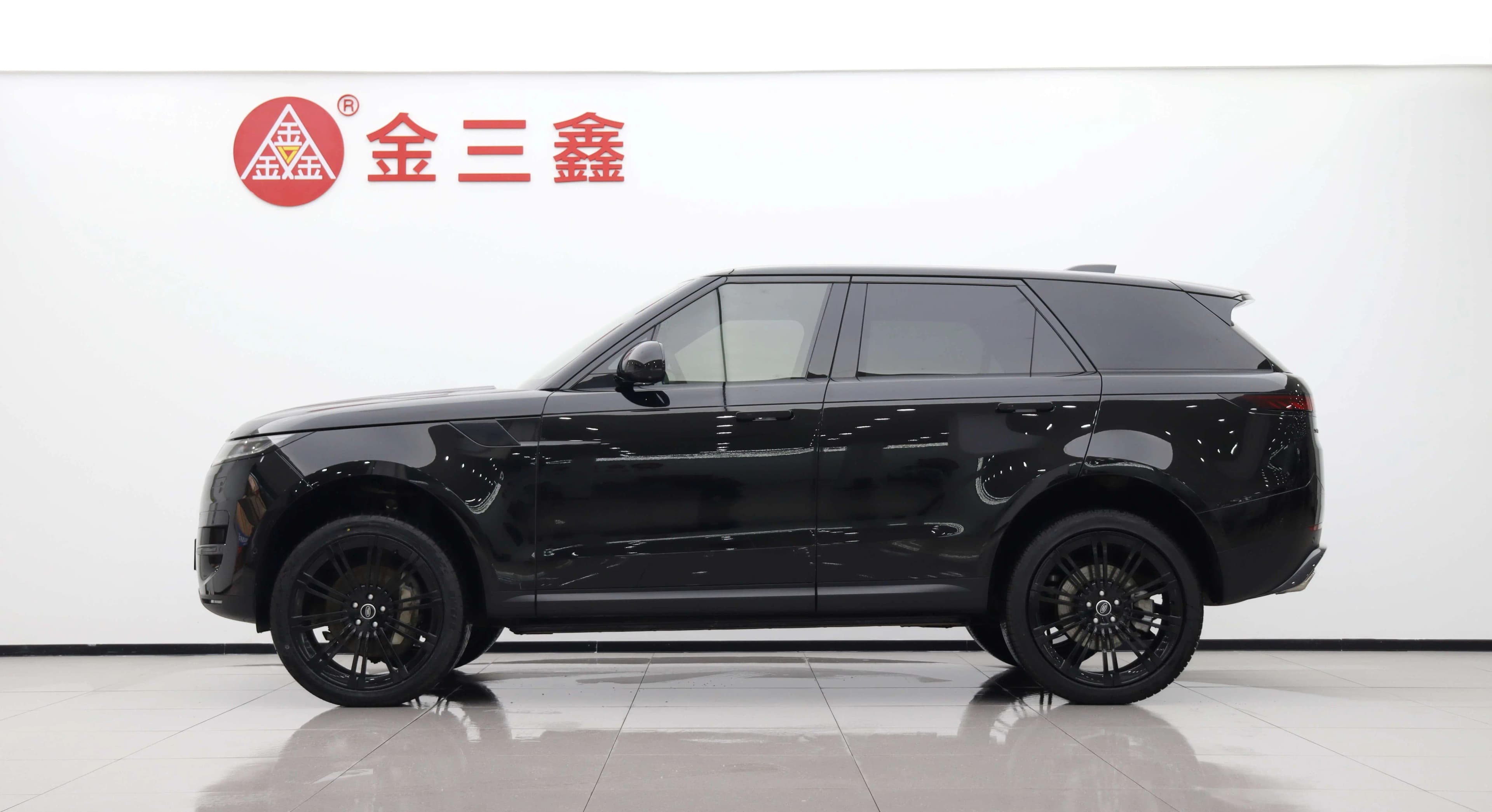Land Rover Range Rover Sport 2023 г. 23000 км. — фото 3
