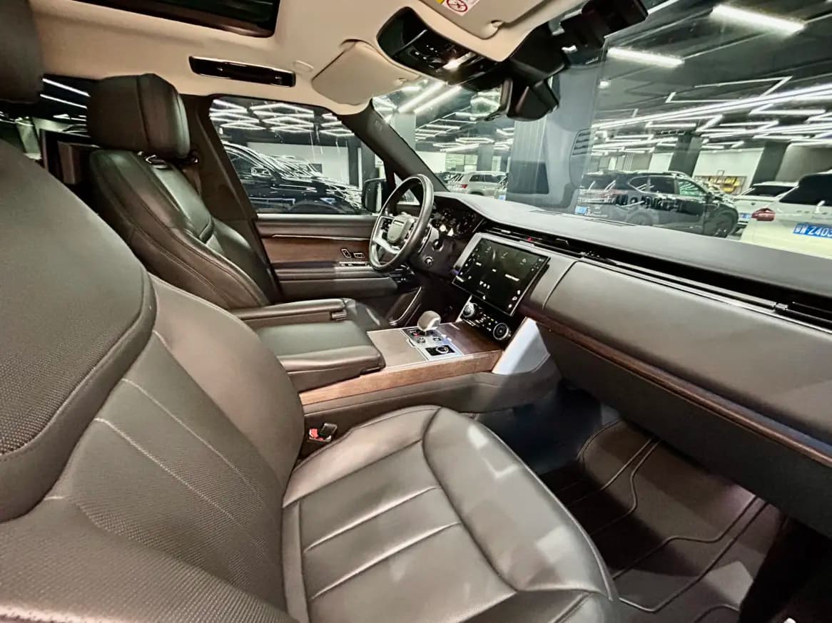 Land Rover Range rover 2022 г. 120016 км. — фото 33