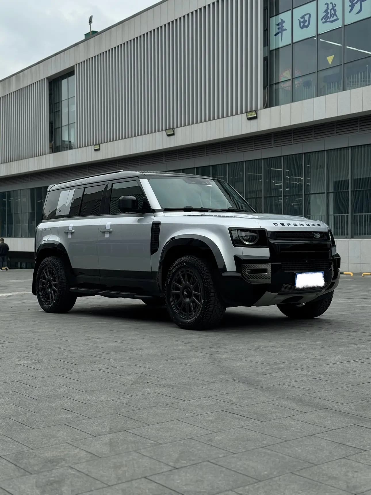 Land Rover Guard 2021 г. 60143 км. — фото 3