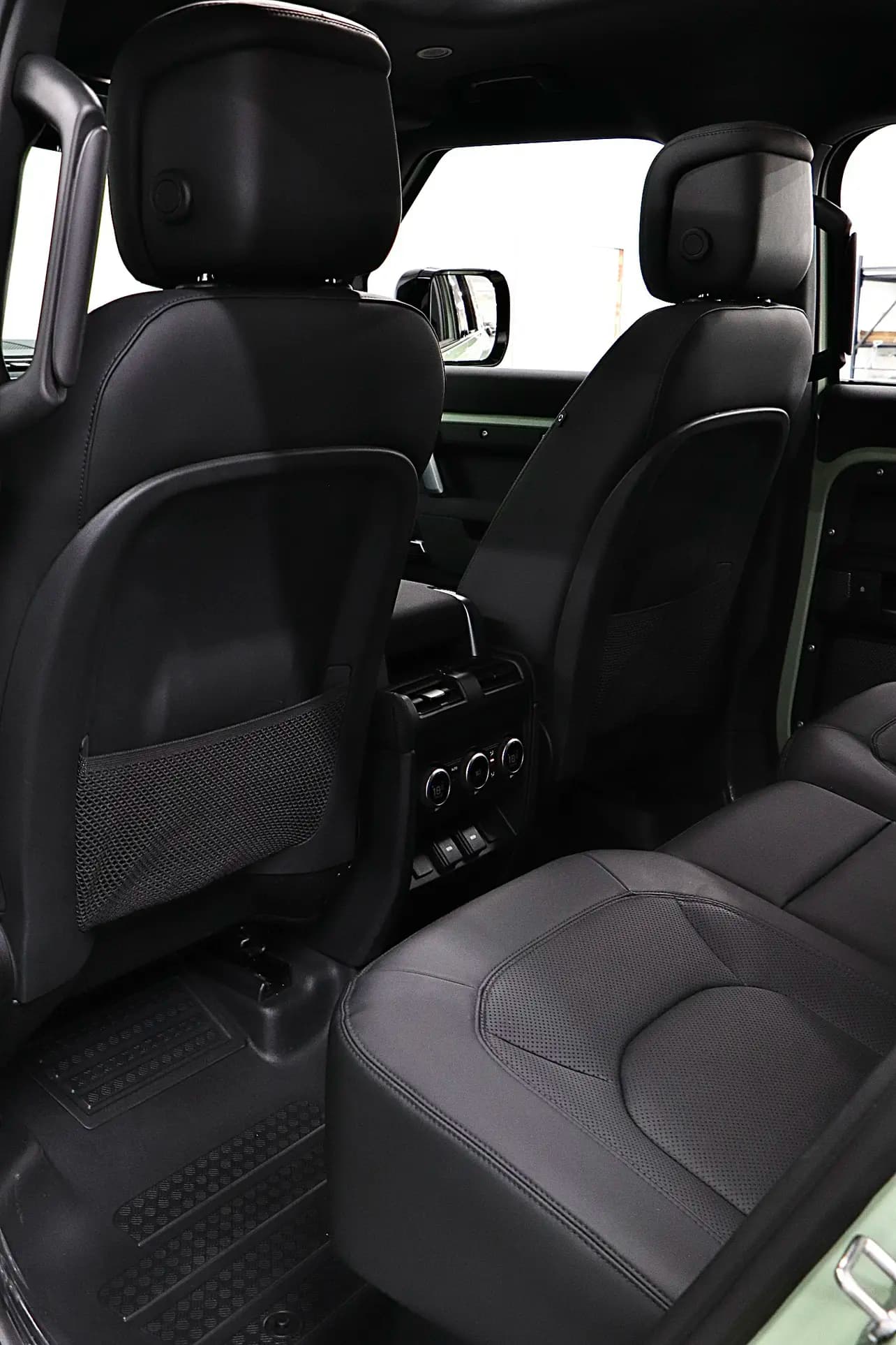 Land Rover Guard 2023 г. 56144 км. — фото 18