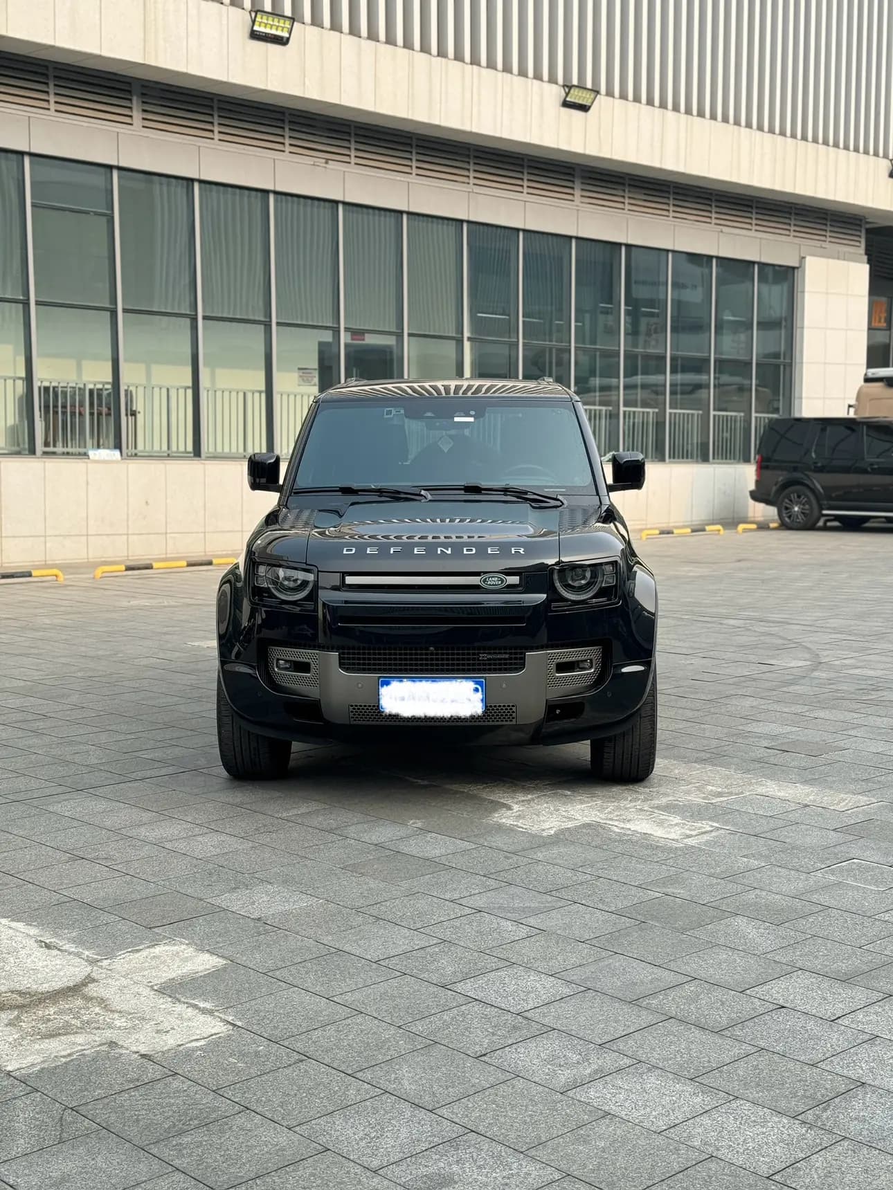 Land Rover Guard 2023 г. 40145 км. — фото 2