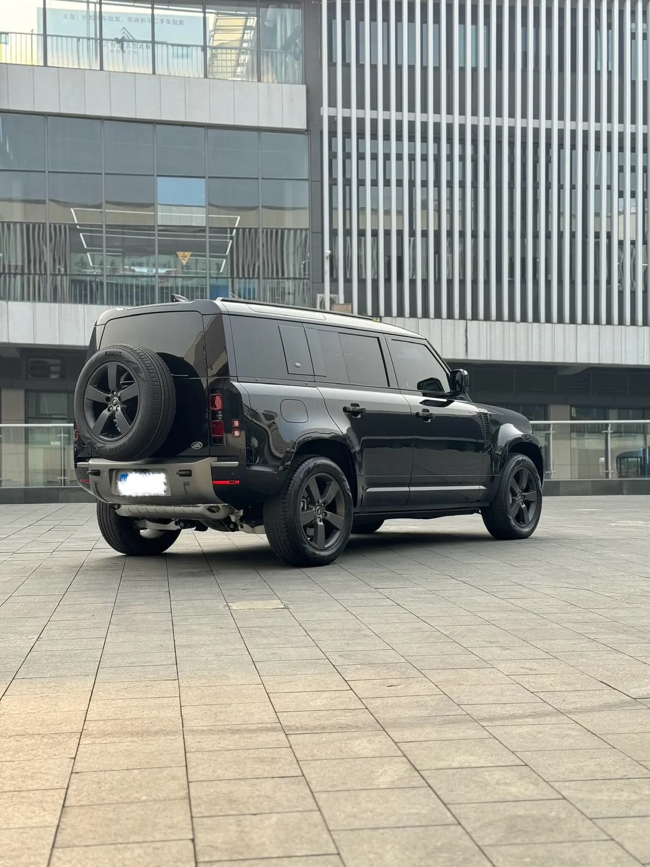 Land Rover Guard 2023 г. 40145 км. — фото 4