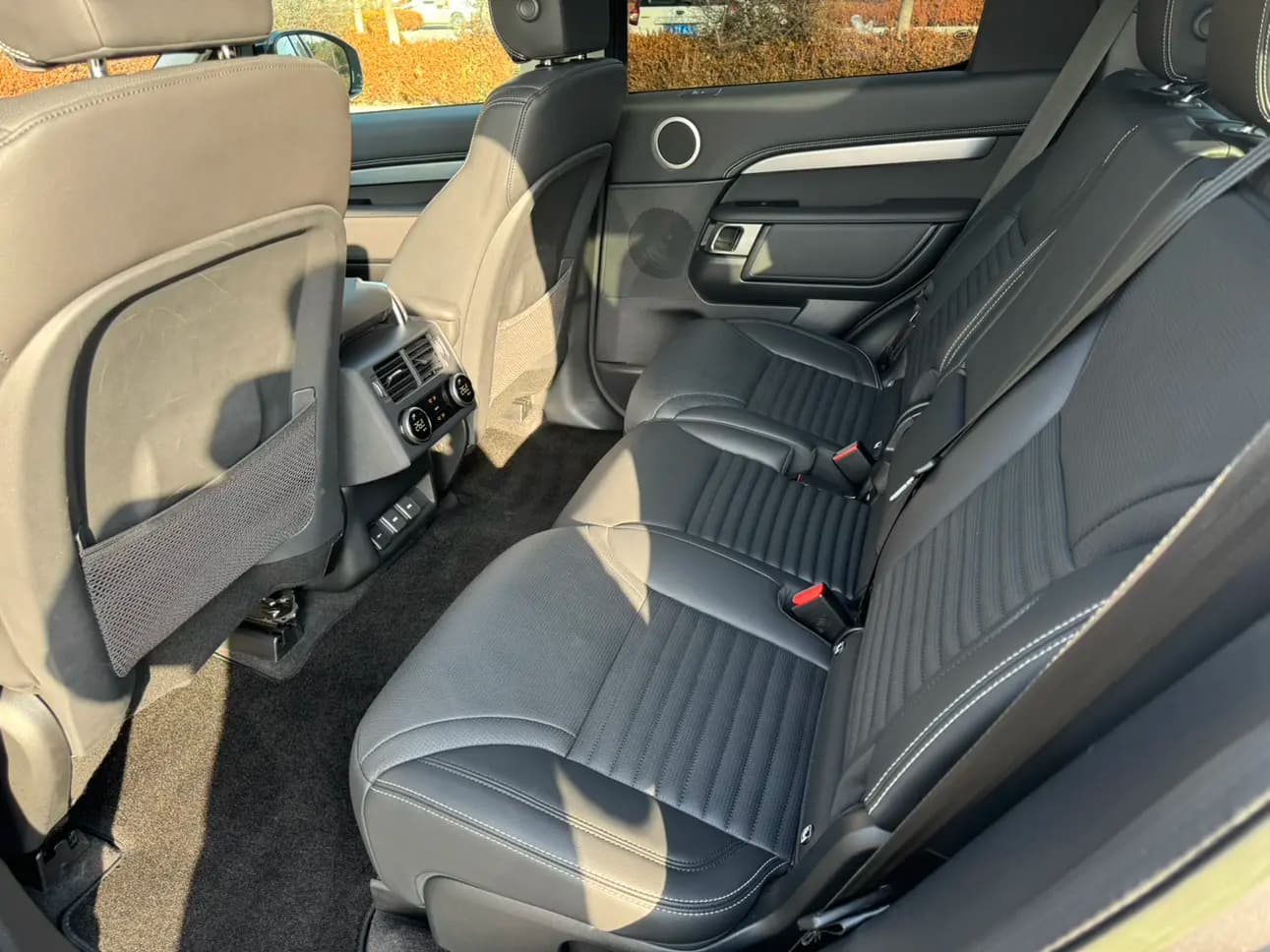 Land Rover Discovery 2023 г. 32000 км. — фото 7