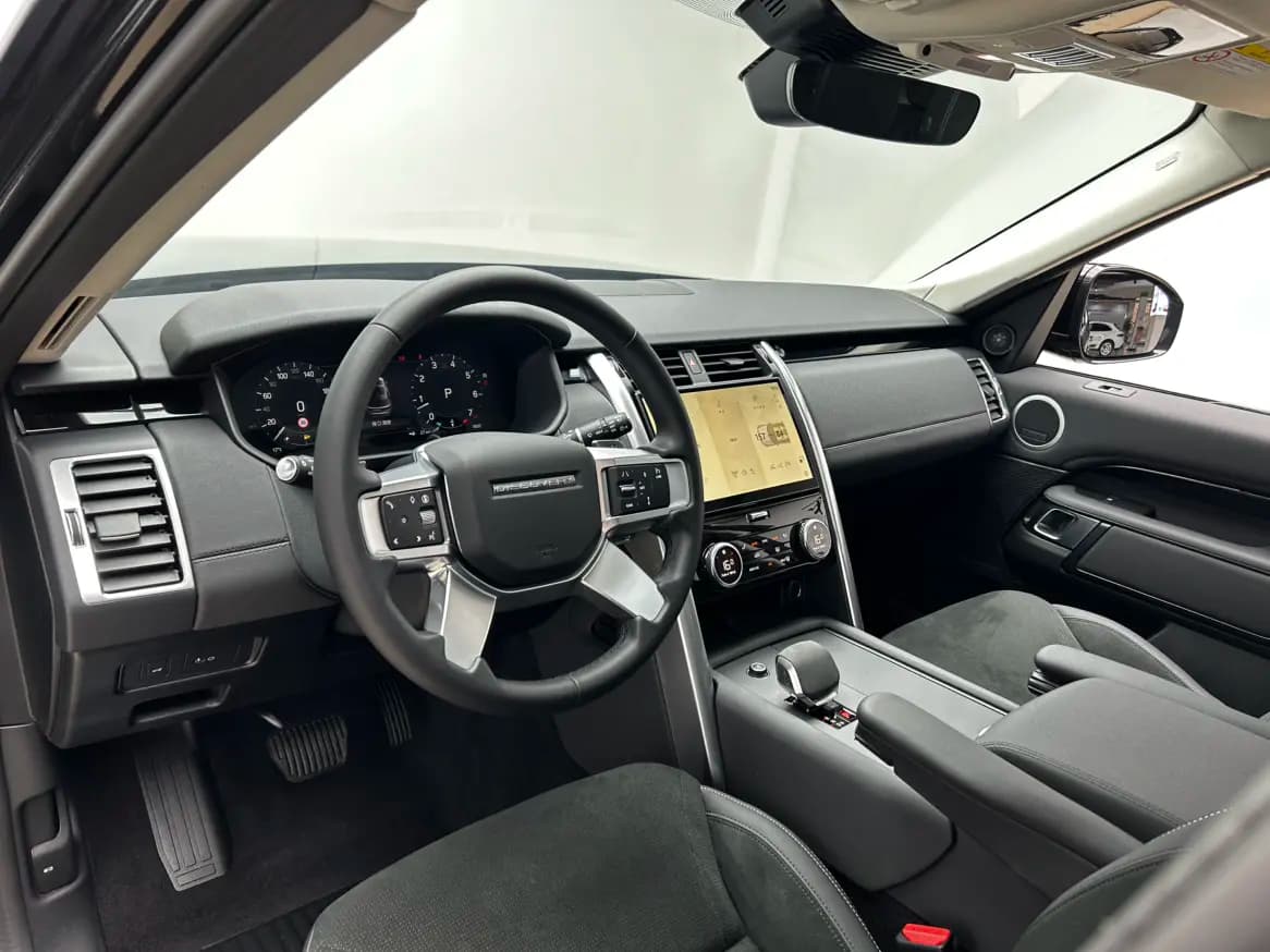 Land Rover Discovery 2024 г. 36019 км. — фото 13