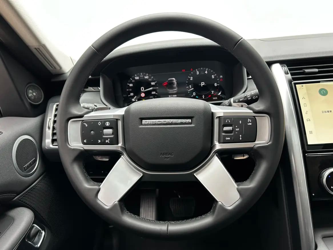 Land Rover Discovery 2024 г. 36019 км. — фото 9