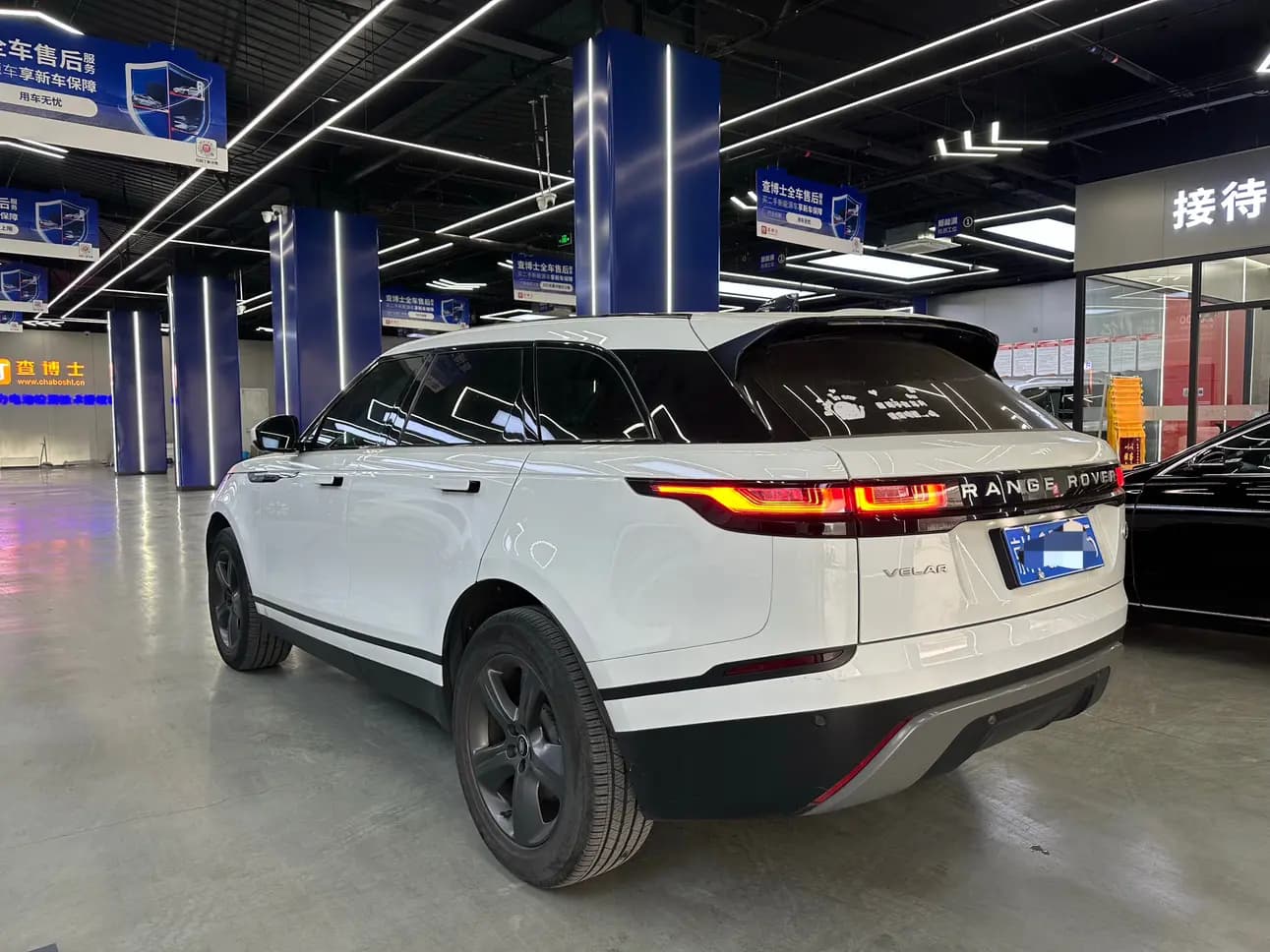 Land Rover Range Rover Velar 2023 г. 58147 км. — фото 4