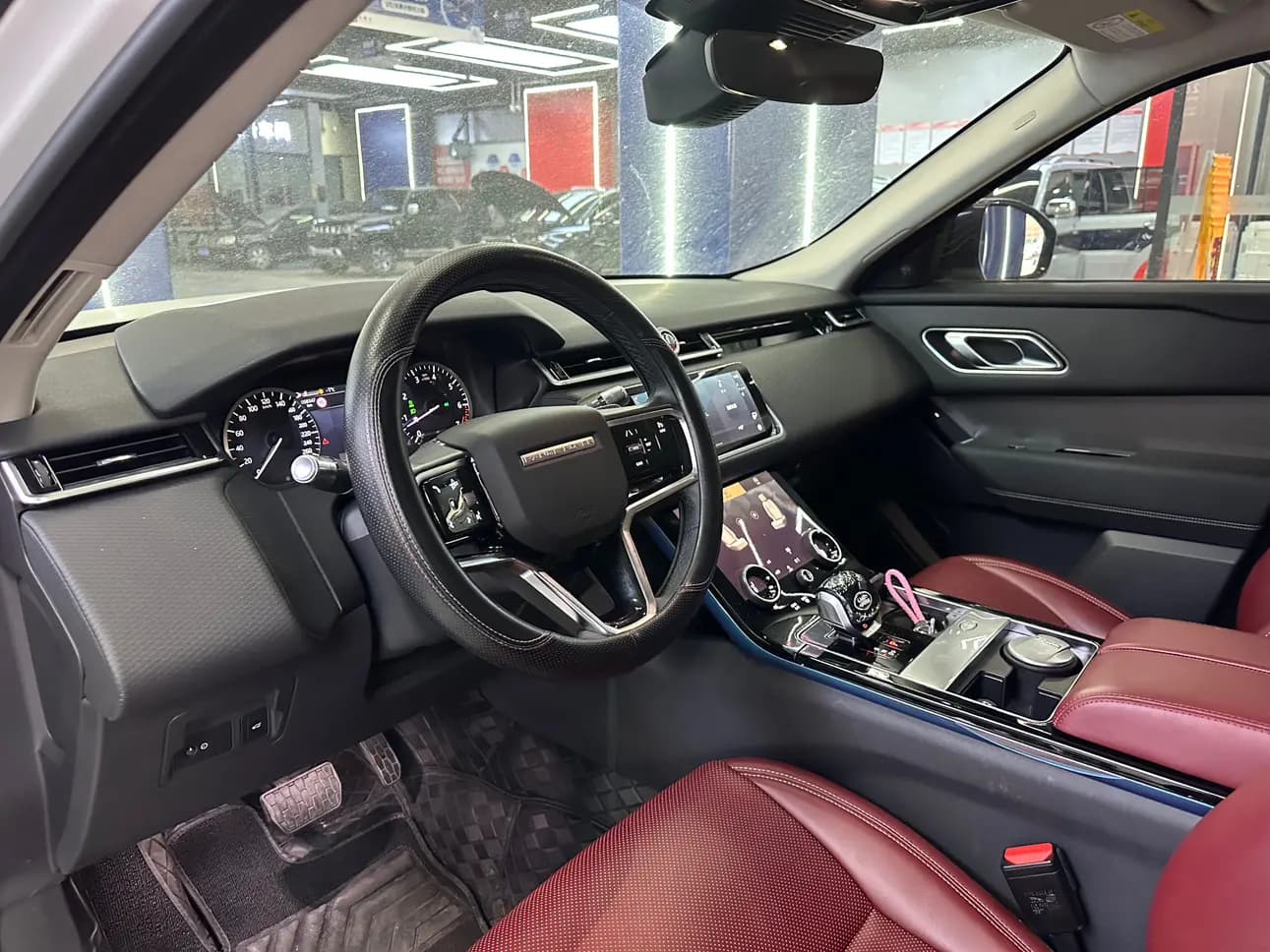 Land Rover Range Rover Velar 2023 г. 58147 км. — фото 8