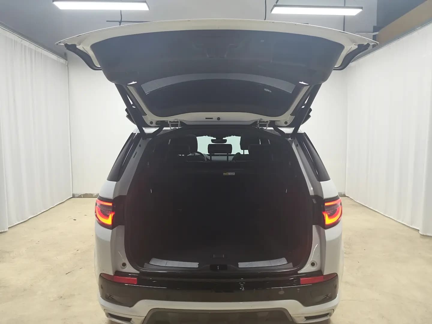 Land Rover Discover Sports 2021 г. 60000 км. — фото 15