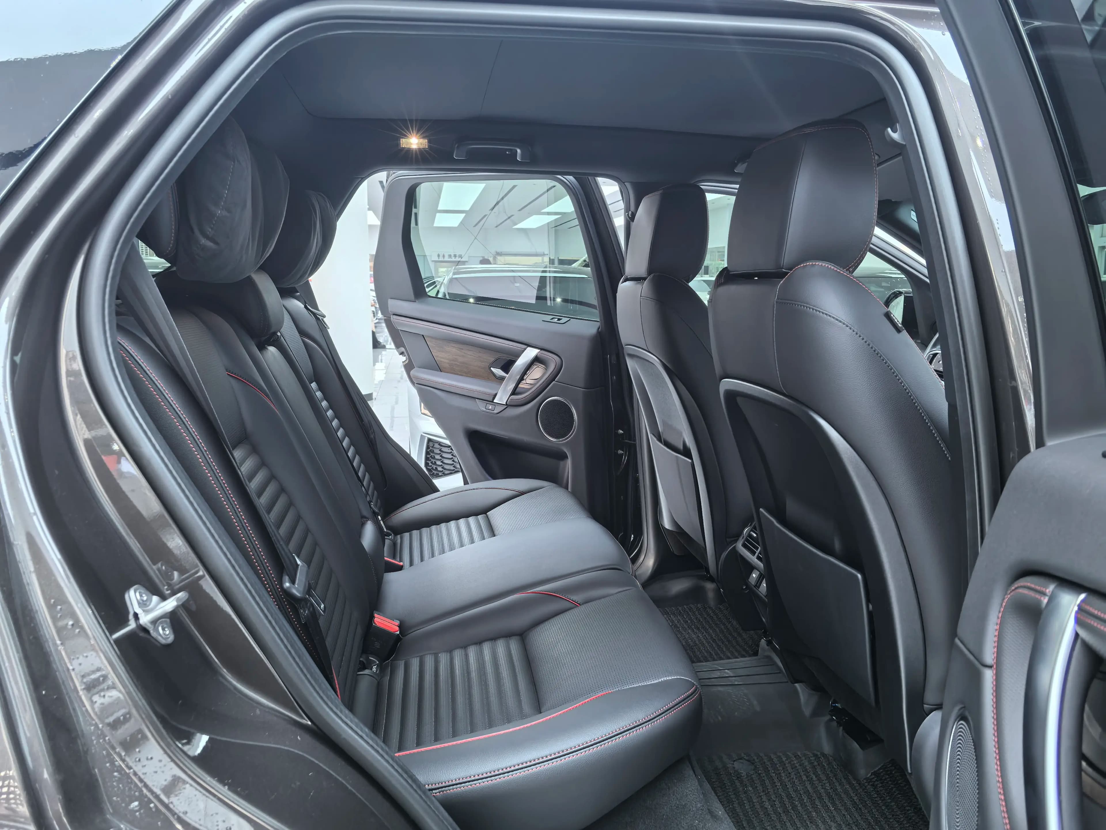 Land Rover Discover Sports 2023 г. 22000 км. — фото 13
