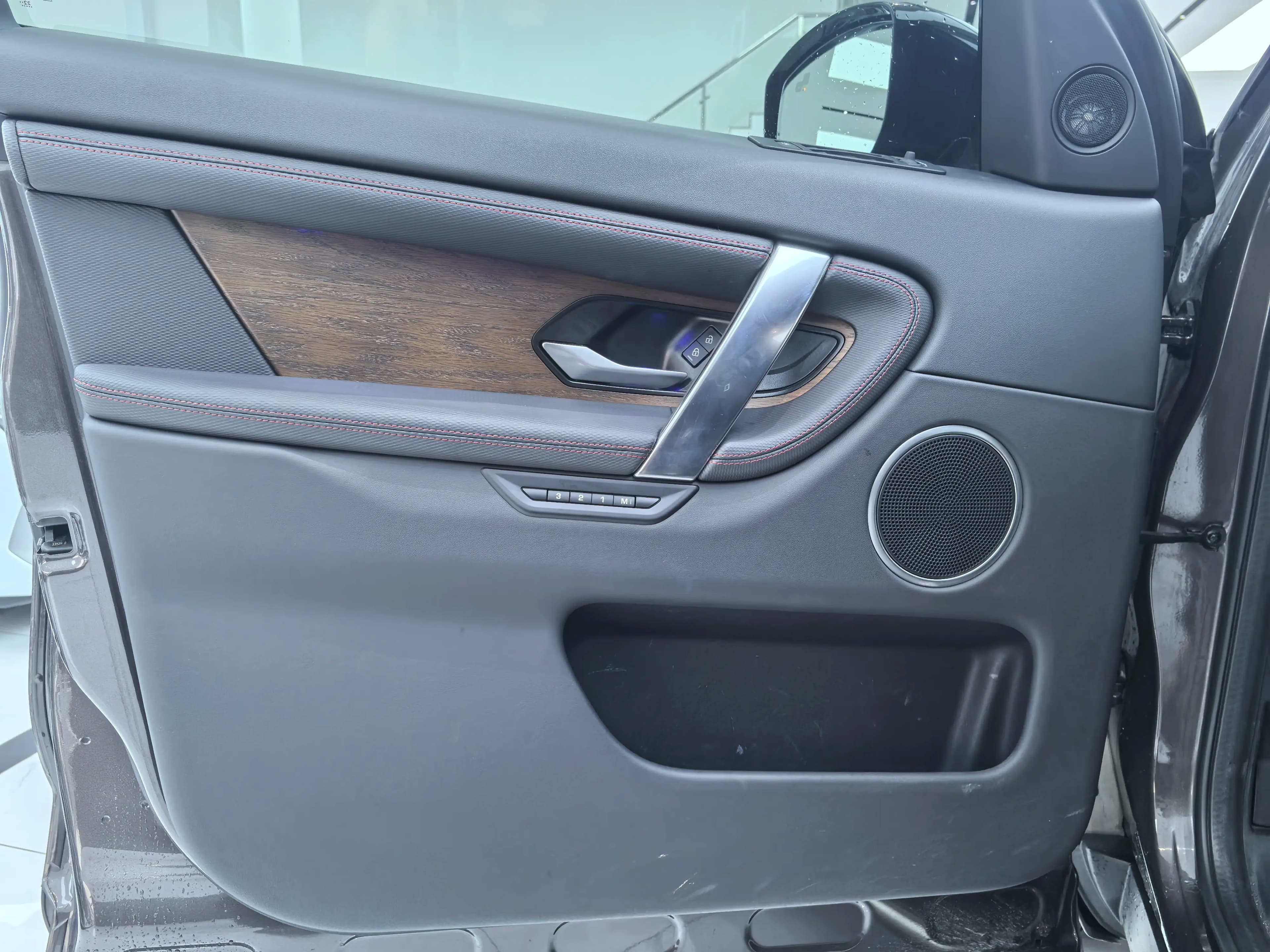 Land Rover Discover Sports 2023 г. 22000 км. — фото 7