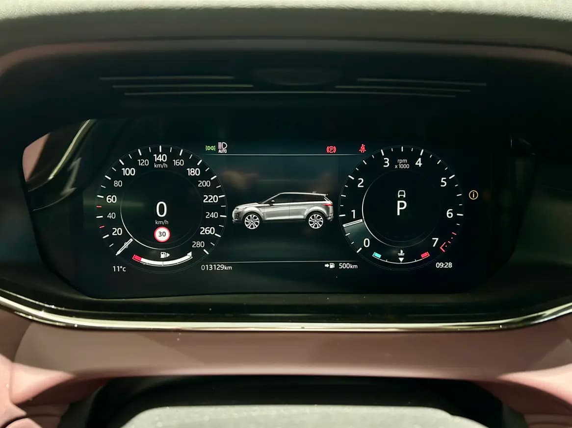 Land Rover Range Rover Evoque 2023 г. 13110 км. — фото 20