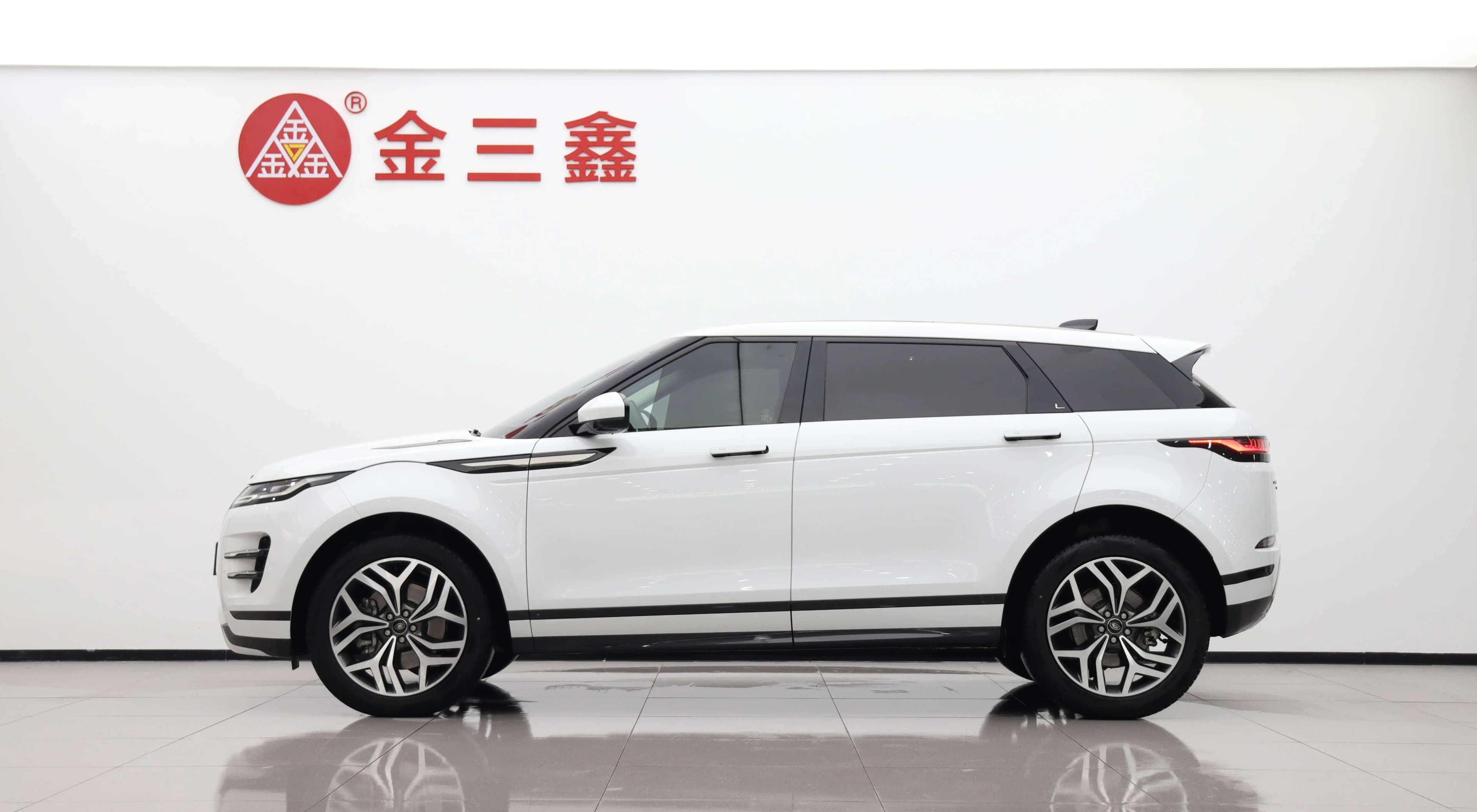 Land Rover Range Rover Evoque 2024 г. 31111 км. — фото 3