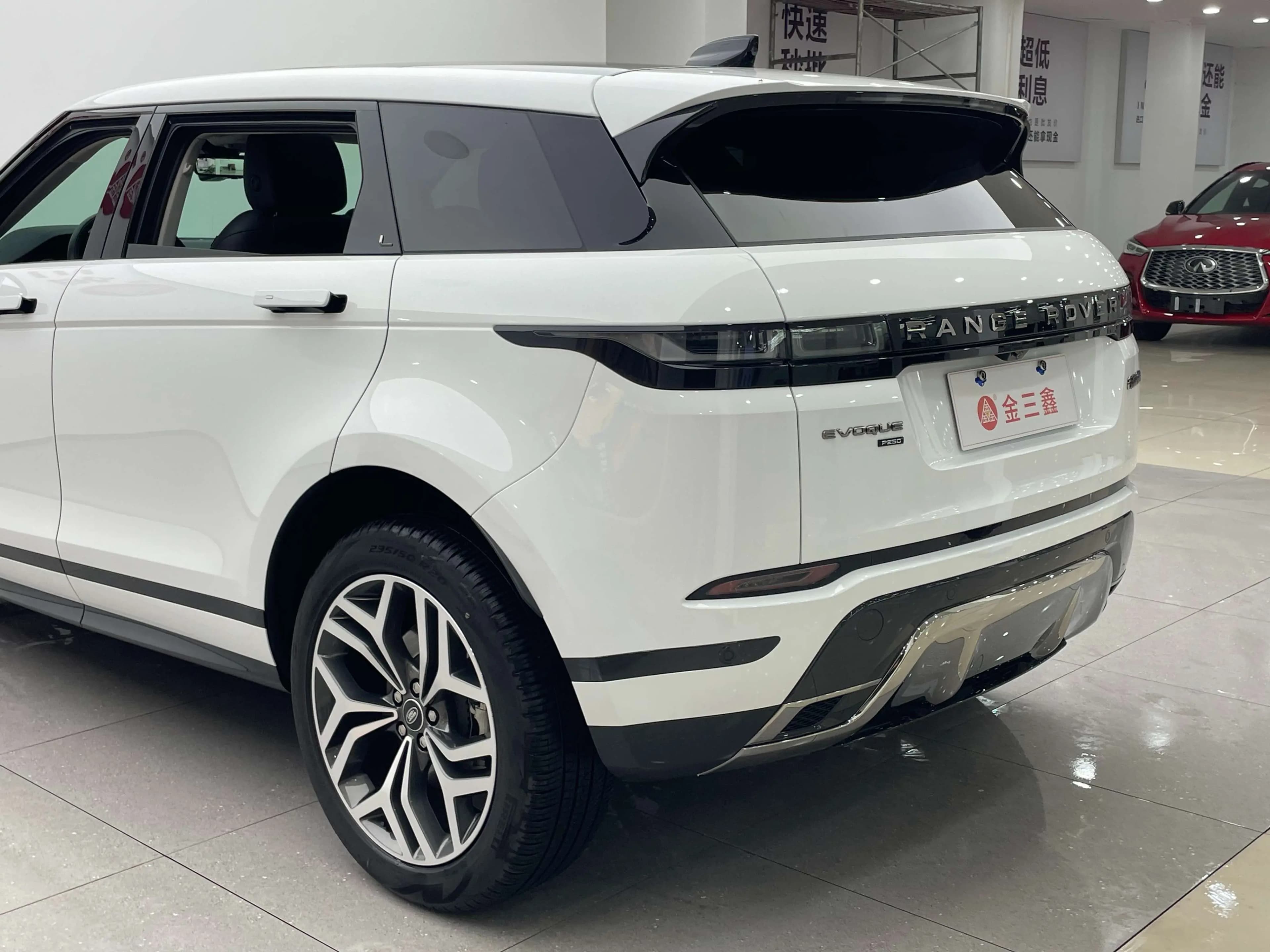 Land Rover Range Rover Evoque 2024 г. 31111 км. — фото 21