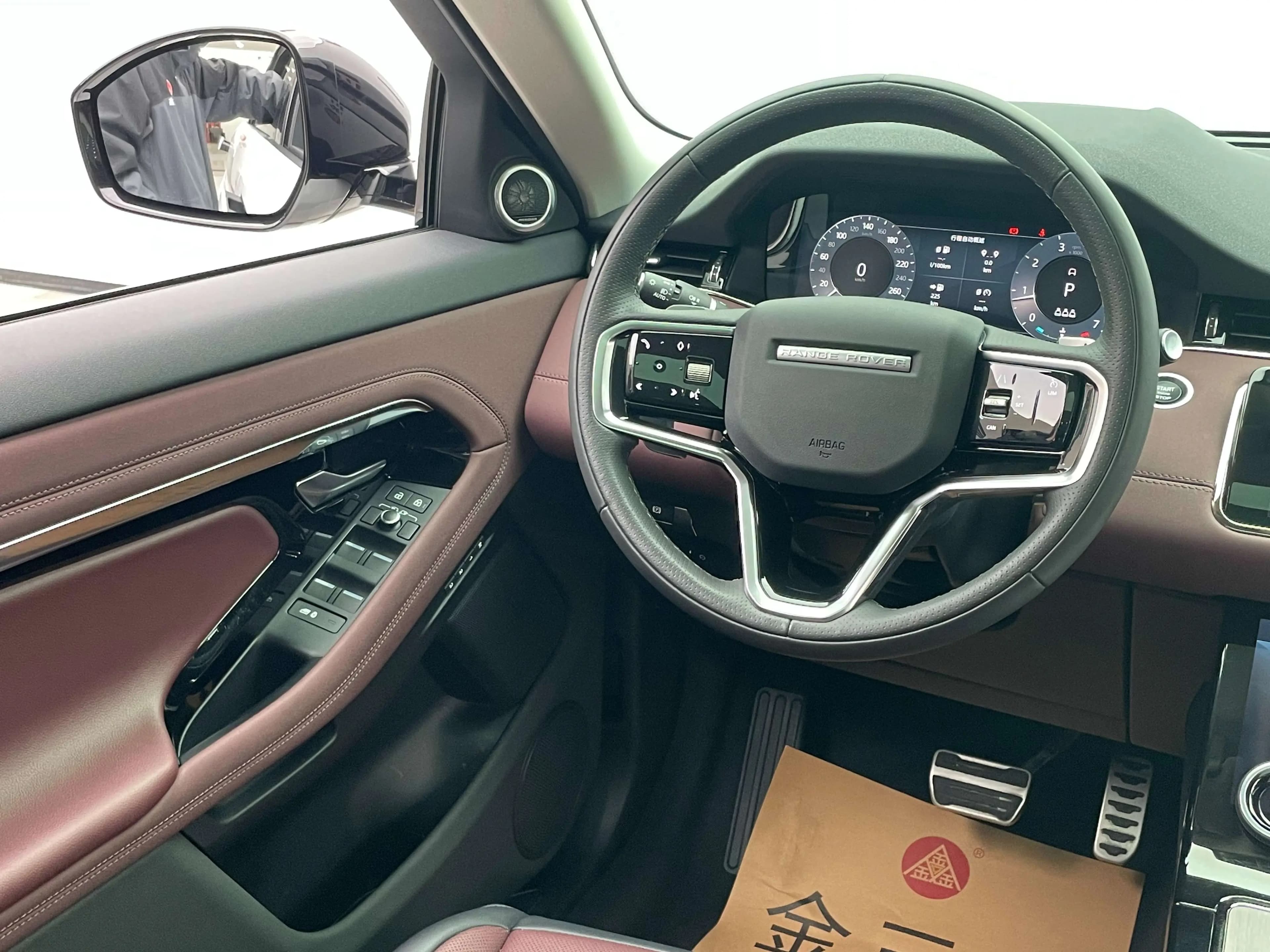 Land Rover Range Rover Evoque 2024 г. 31111 км. — фото 24