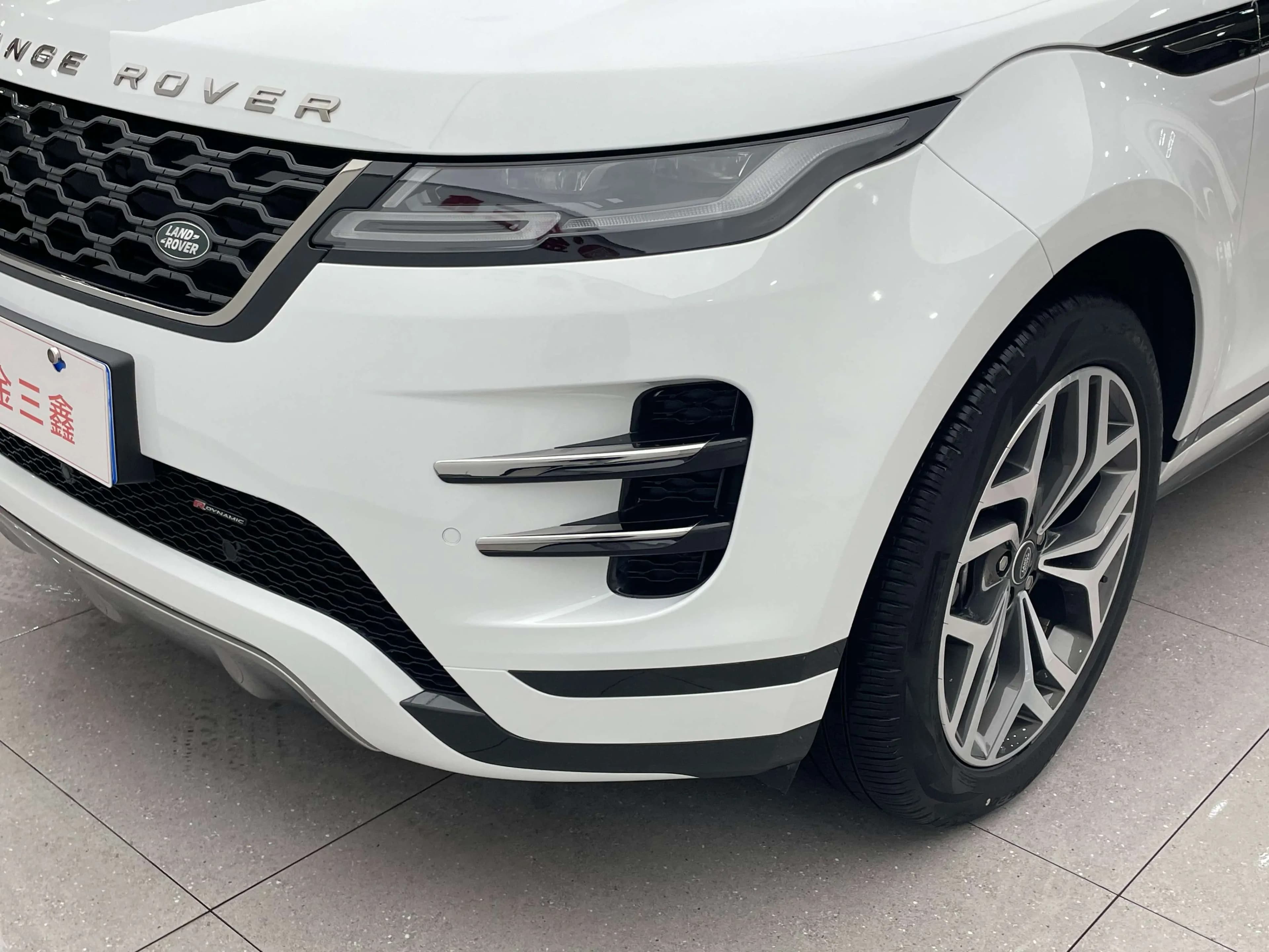 Land Rover Range Rover Evoque 2024 г. 31111 км. — фото 8