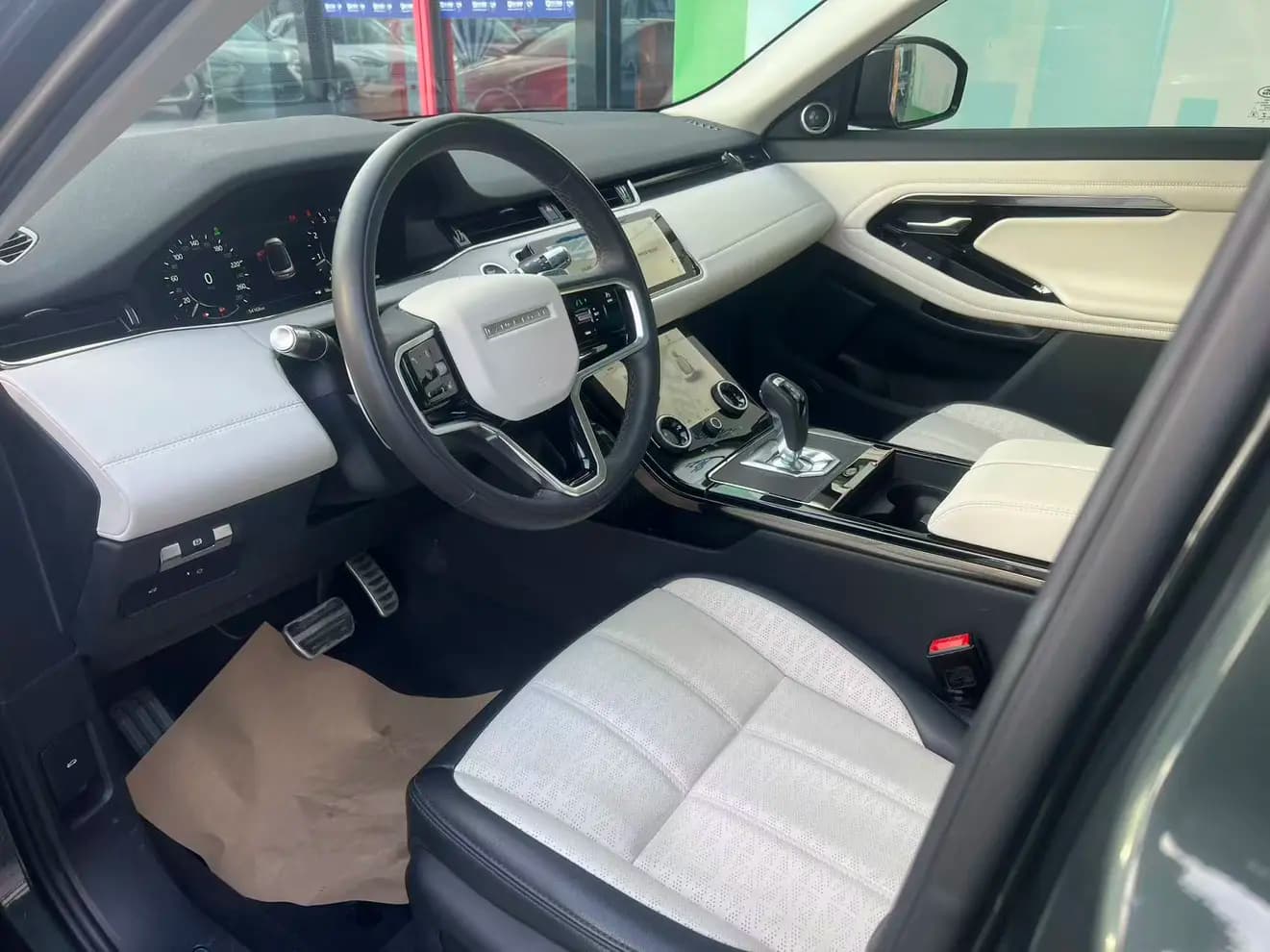 Land Rover Range Rover Evoque 2022 г. 54112 км. — фото 18